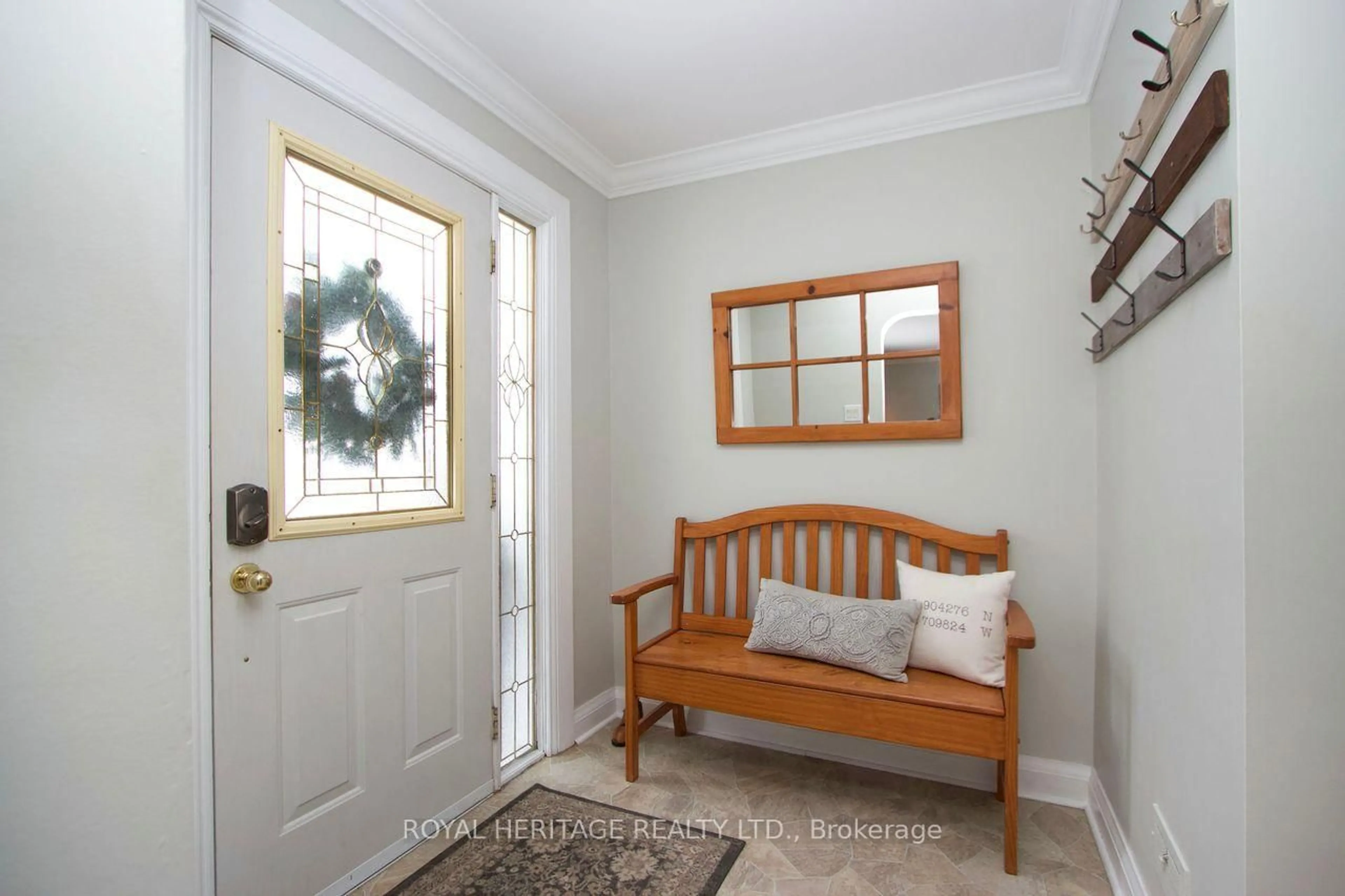 Indoor entryway for 31 O'Dell St, Clarington Ontario L1C 1Z6