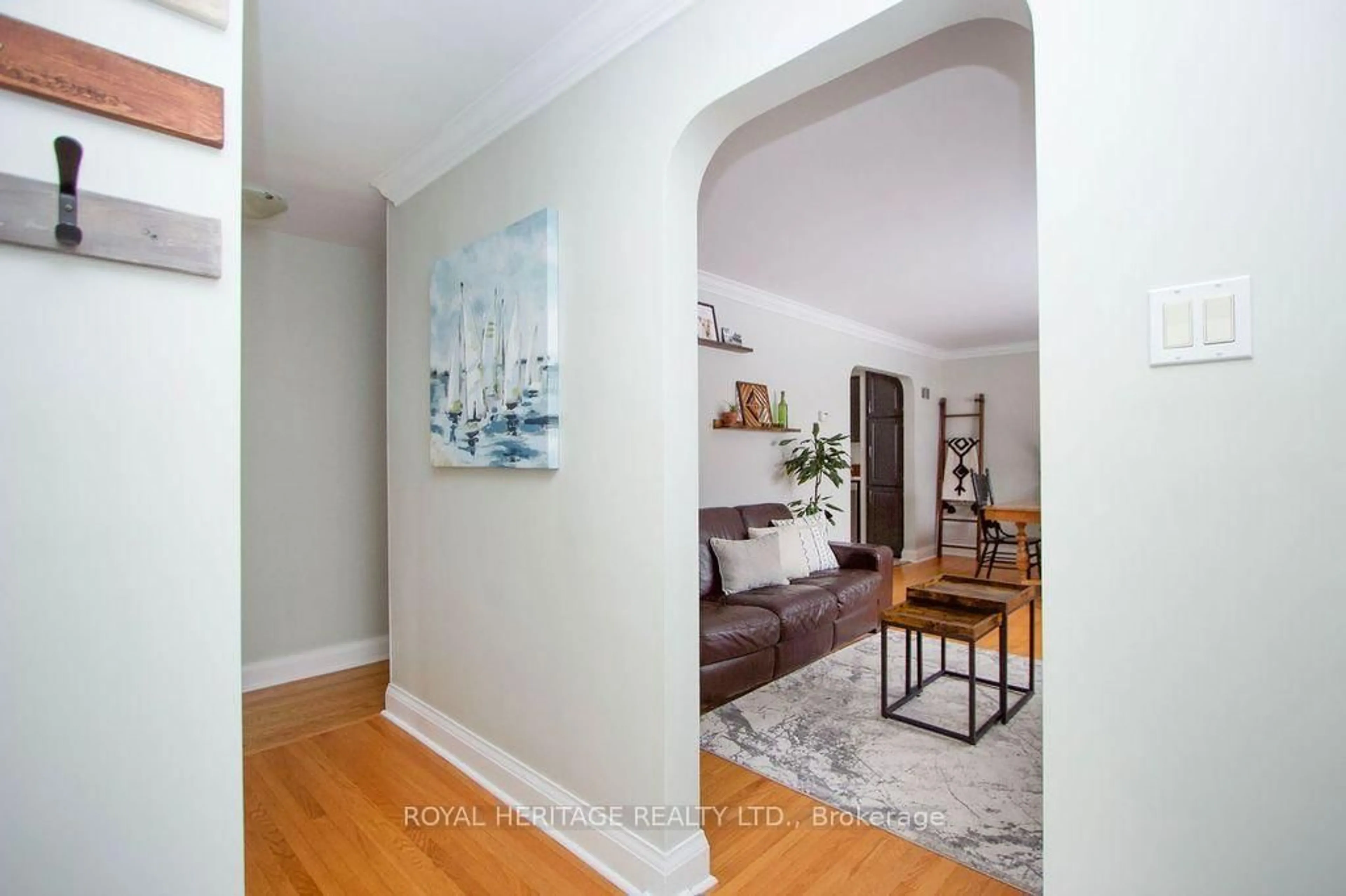 Indoor entryway for 31 O'Dell St, Clarington Ontario L1C 1Z6