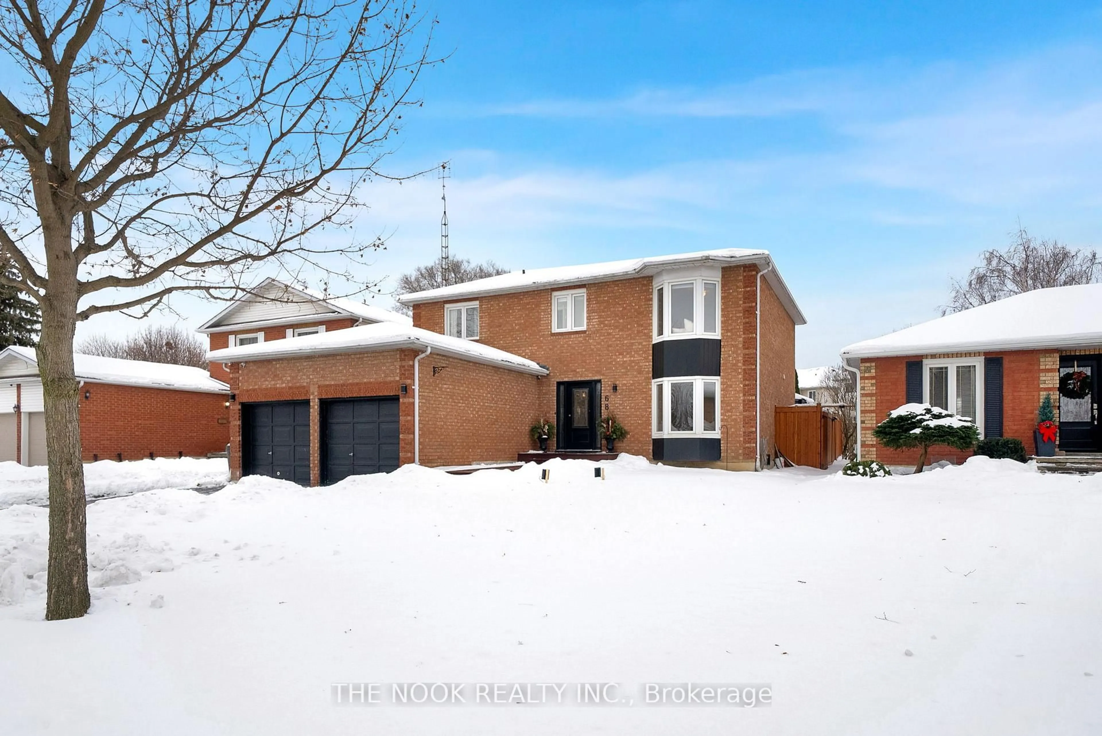 A pic from outside/outdoor area/front of a property/back of a property/a pic from drone, street for 68 Foster Creek Dr, Clarington Ontario L1B 1G4