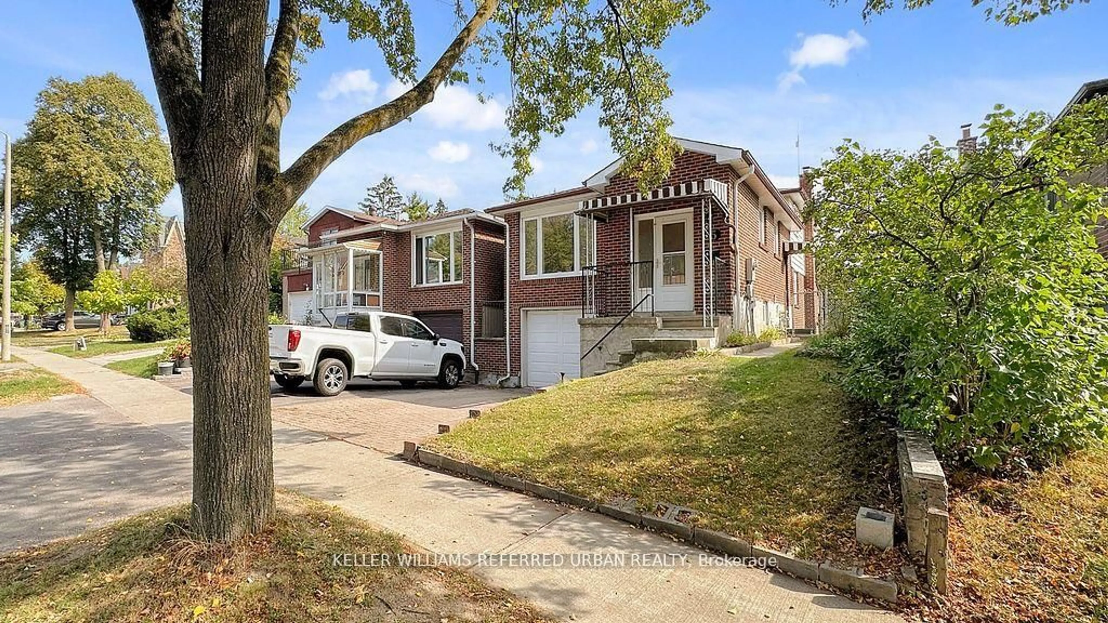 Home with brick exterior material, street for 15 Thistlewaite Cres, Toronto Ontario M1S 3Y8