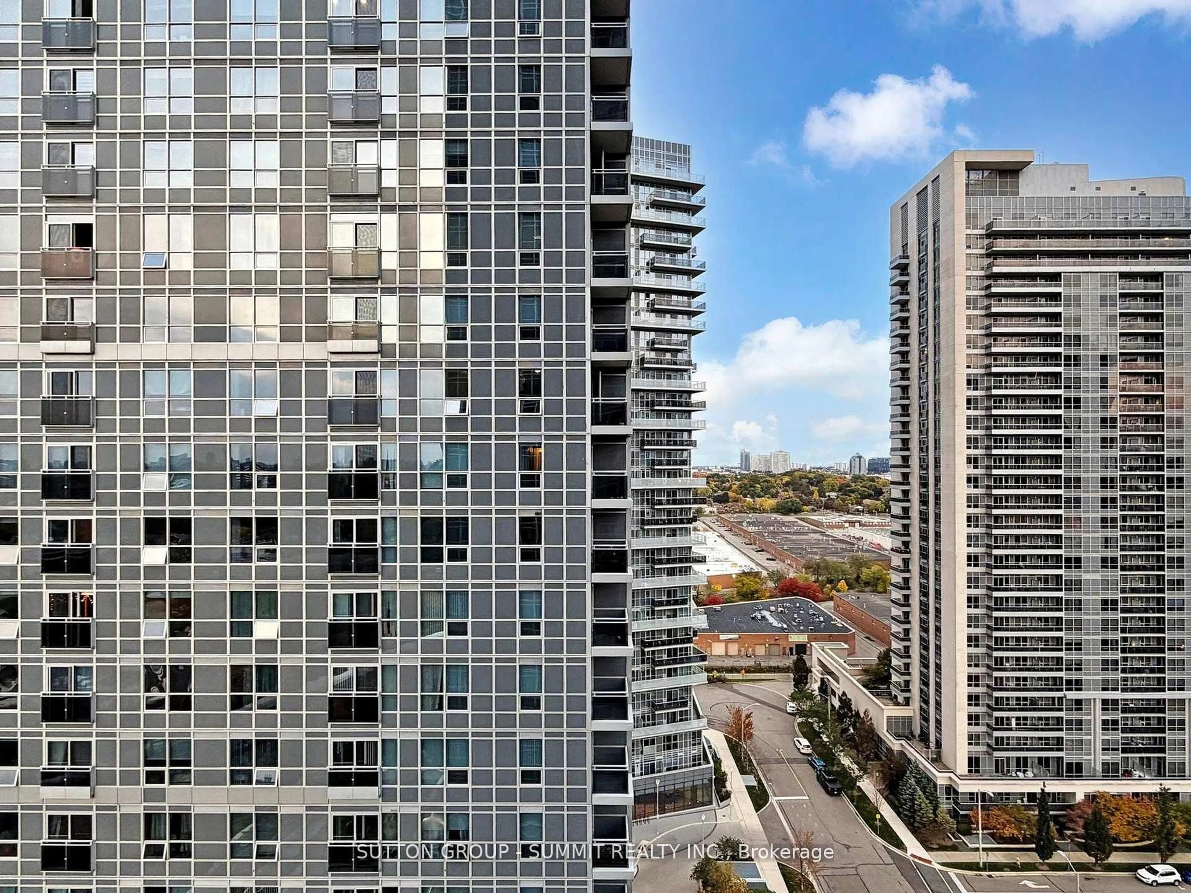 A pic from outside/outdoor area/front of a property/back of a property/a pic from drone, city buildings view from balcony for 275 VILLAGE GREEN Sq #1717, Toronto Ontario M1S 0L8