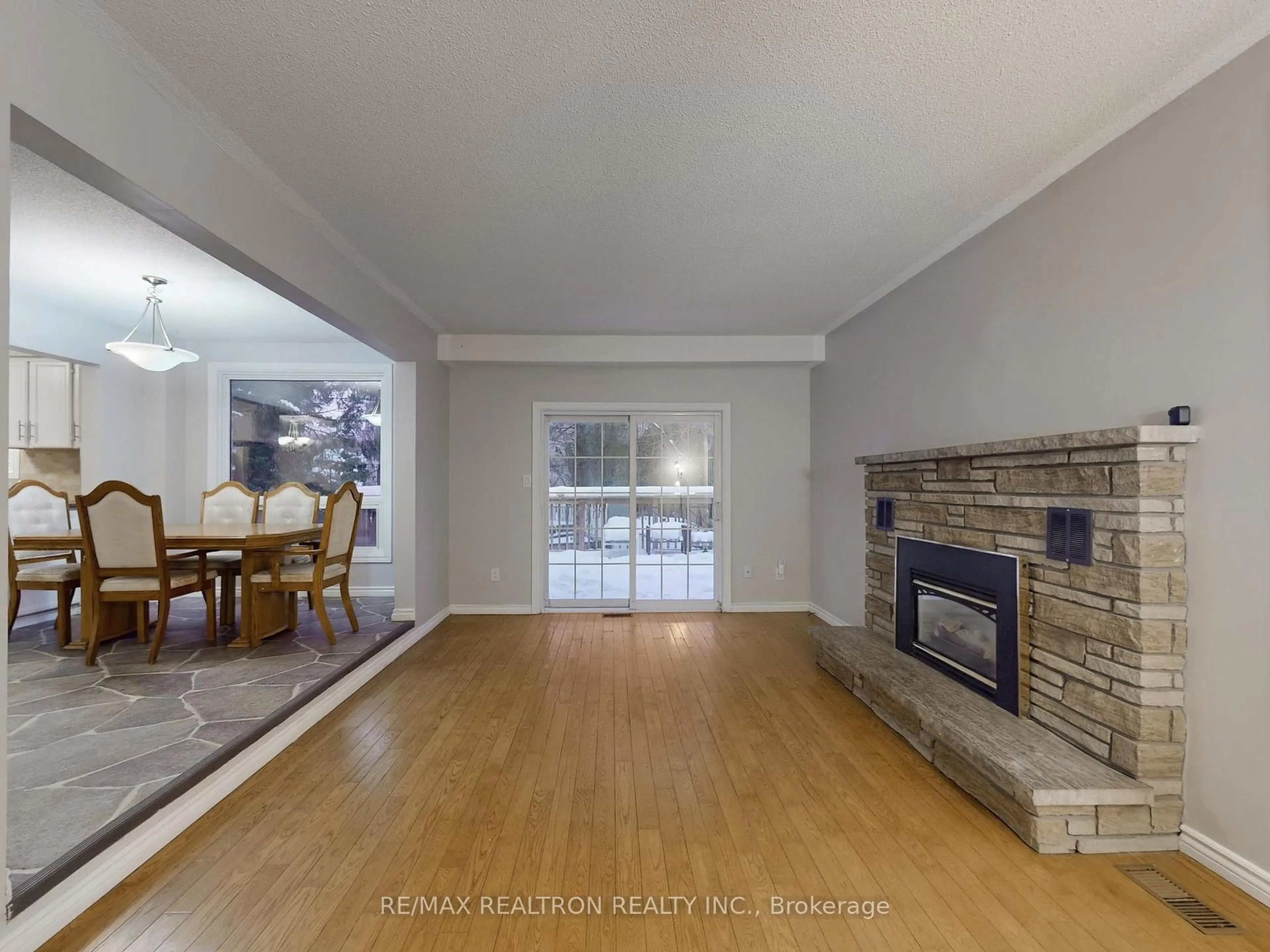 Living room with furniture, wood/laminate floor for 1030 Pinetree Crt, Oshawa Ontario L1K 1P4