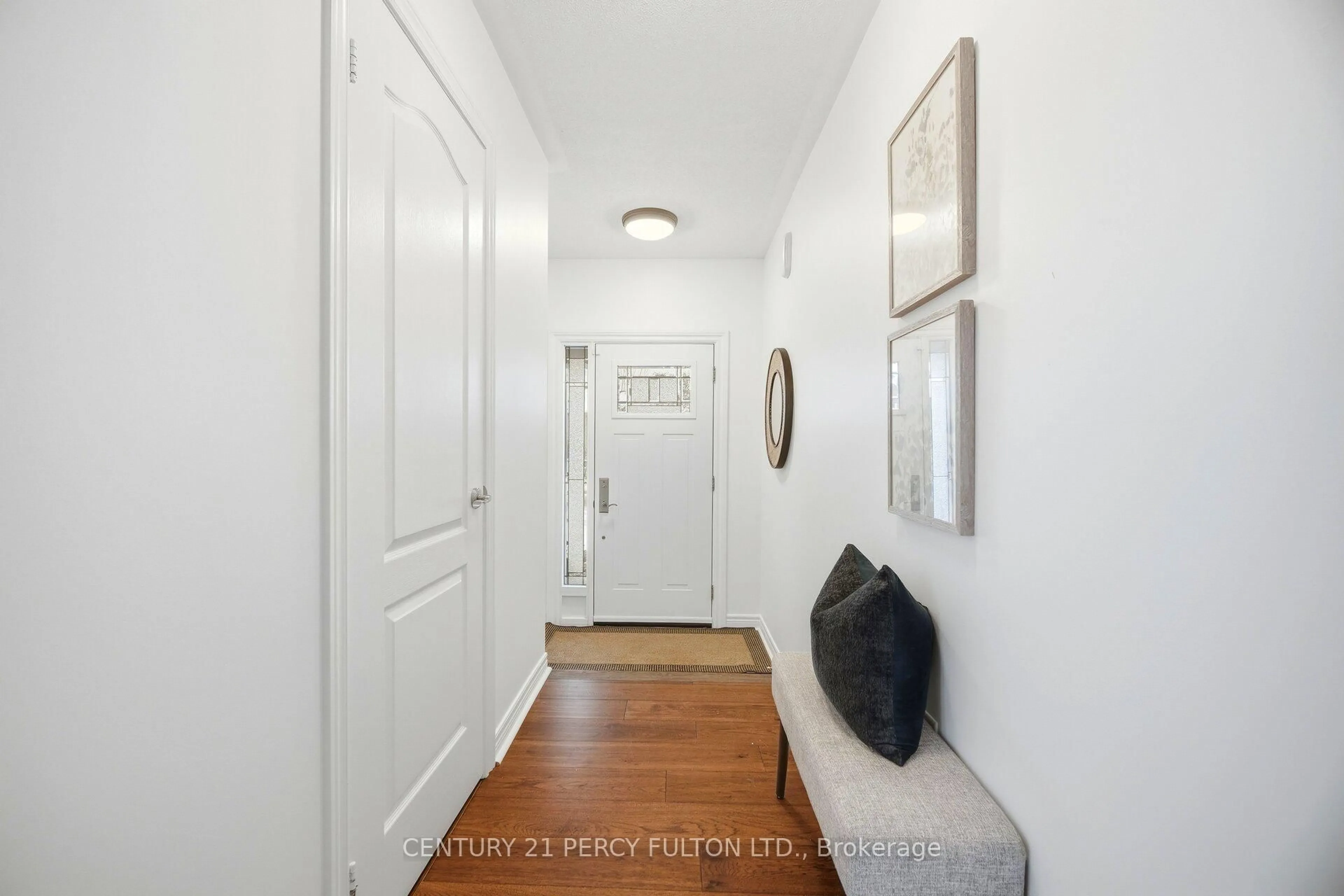 Indoor entryway for 5 Waldron Crt, Ajax Ontario L1T 4X2