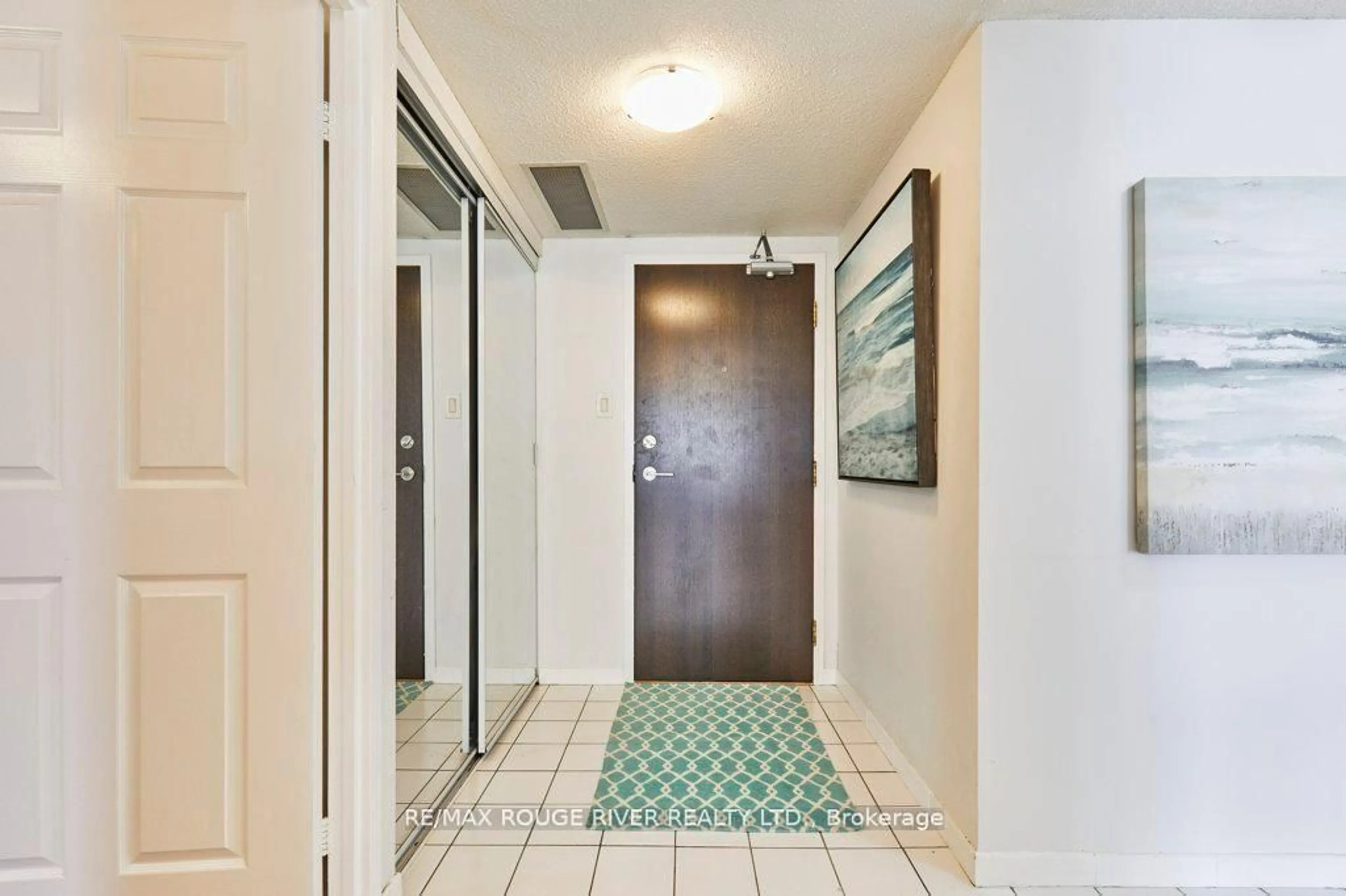 Indoor entryway for 4725 Sheppard Ave #1103, Toronto Ontario M1S 5B2