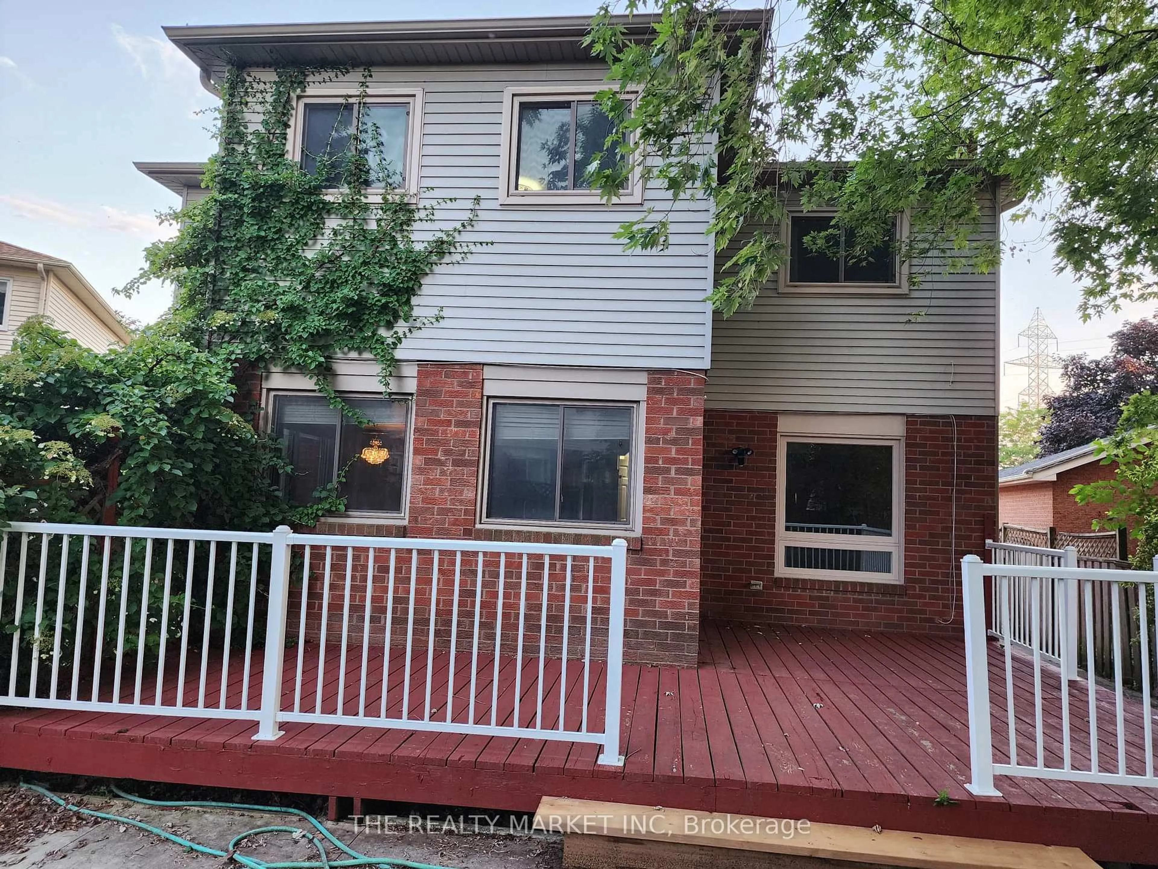 Unknown for 102 William Stephenson Dr, Whitby Ontario L1N 8T1