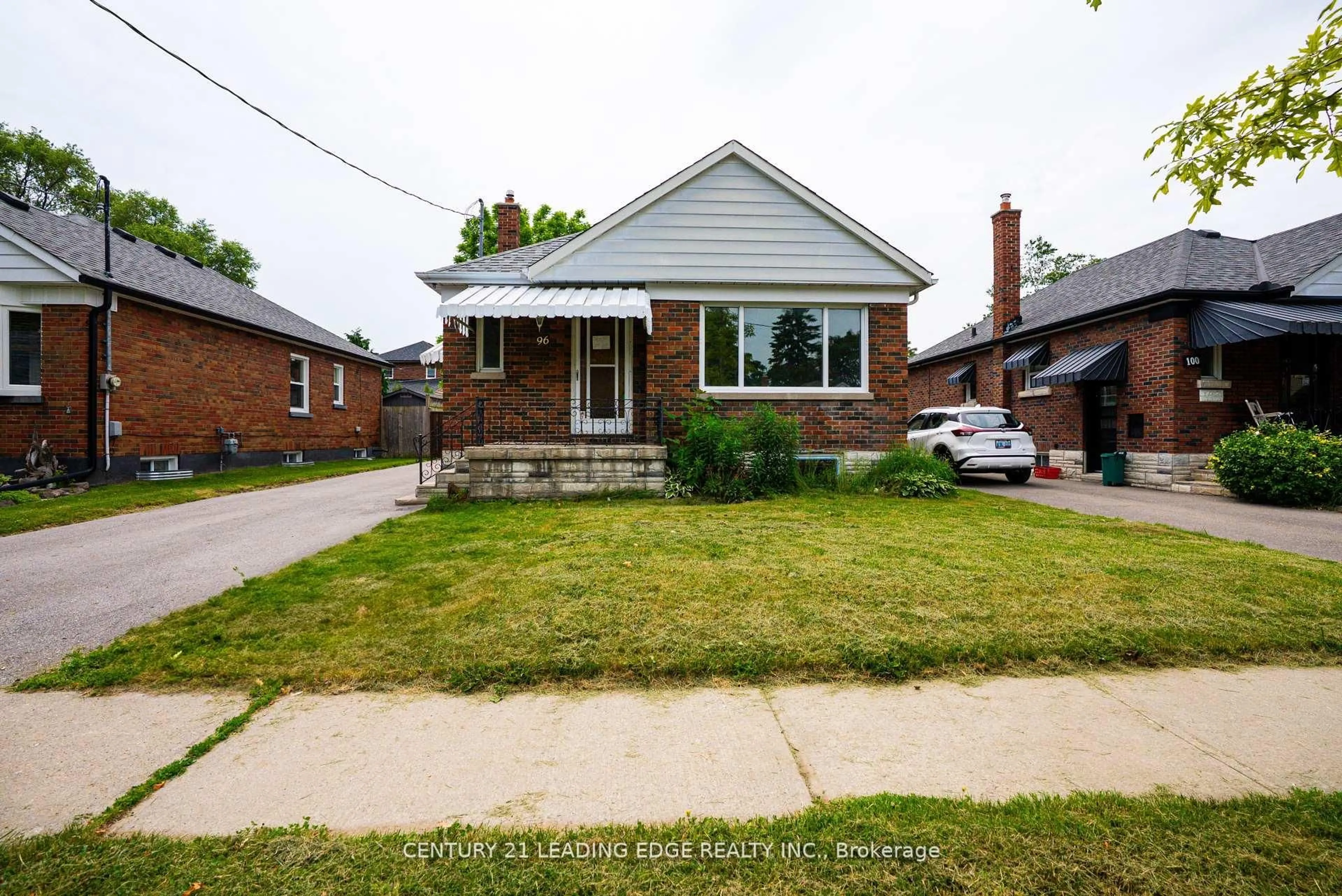 Home with brick exterior material, street for 96 Oakes Ave, Oshawa Ontario L1G 6C6