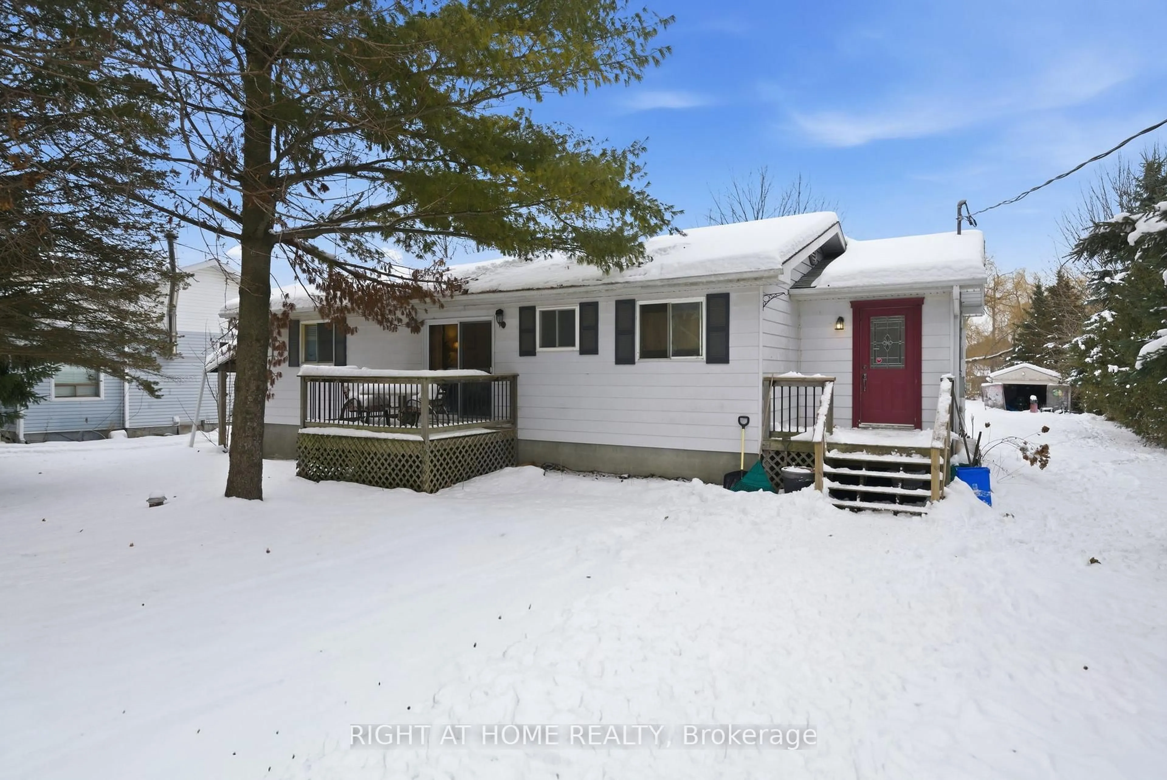 A pic from outside/outdoor area/front of a property/back of a property/a pic from drone, street for 3280 Chandler Dr, Scugog Ontario L9L 1B6