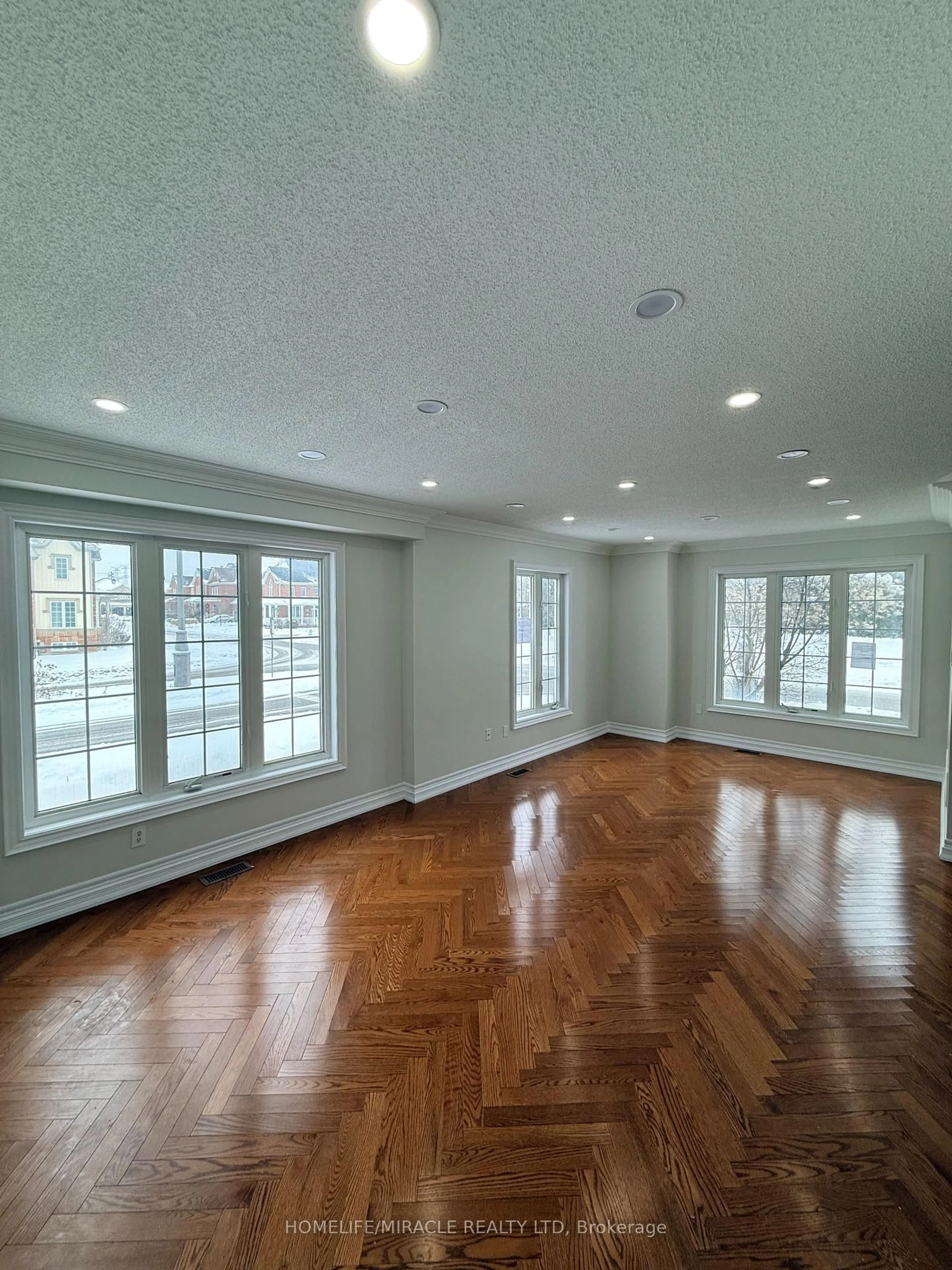 A pic of a room for 2 Howlett Cres, Ajax Ontario L1T 0A8