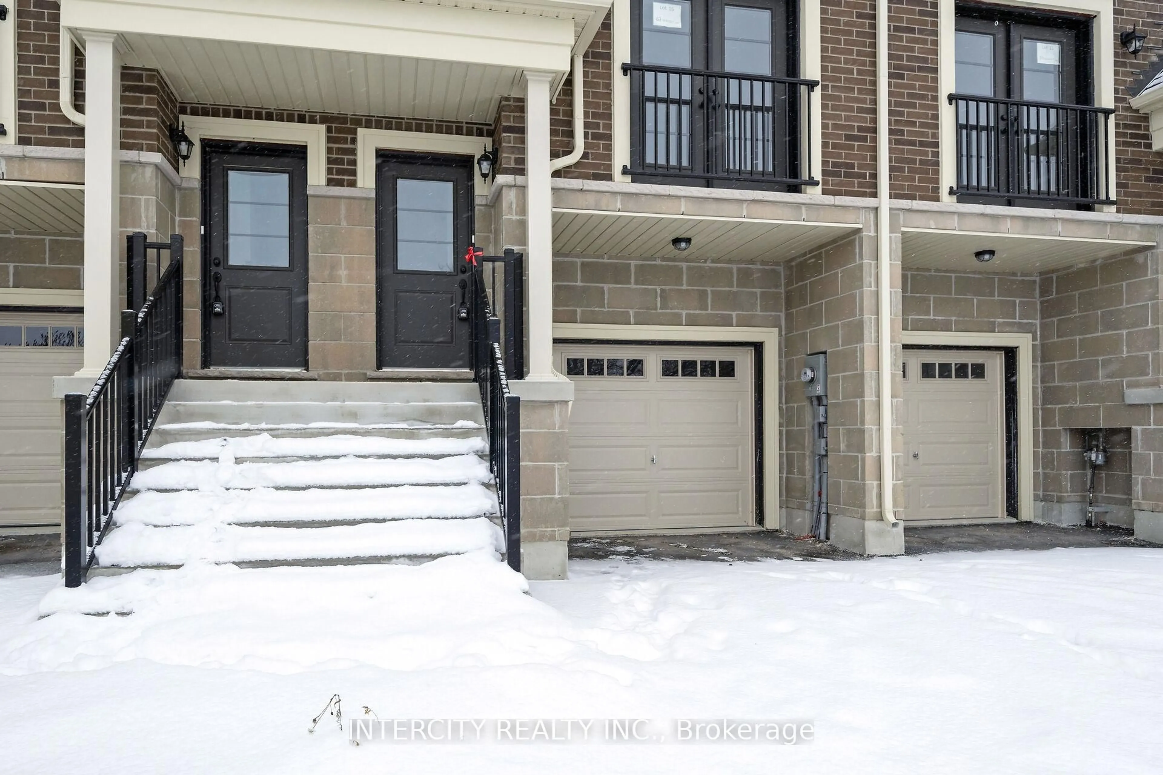 Indoor entryway for 63 Marret Lane #Unit 16, Clarington Ontario L1B 1J2