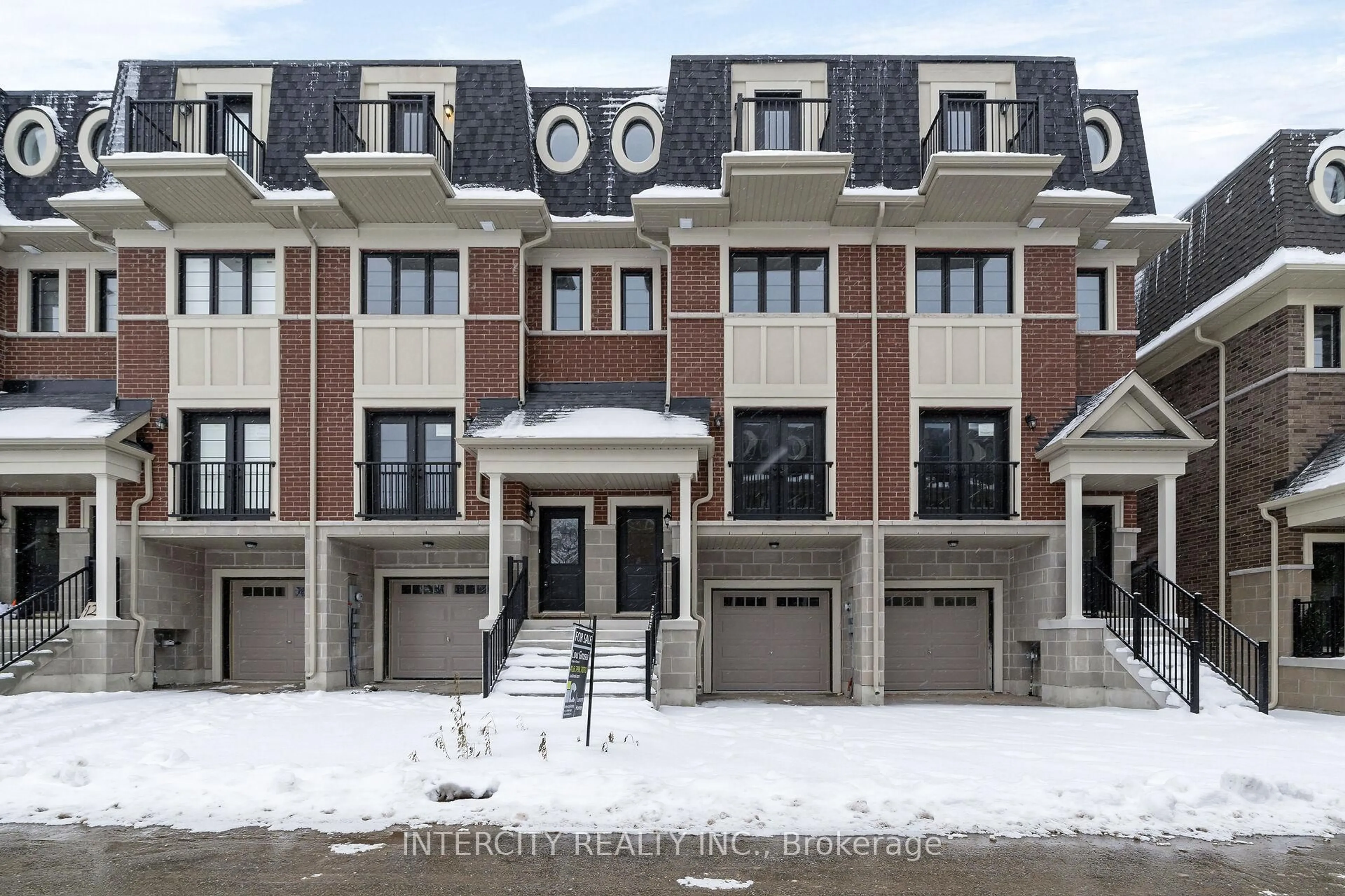 Home with brick exterior material, unknown for 39 Marret Lane #Unit 10, Clarington Ontario L1B 1J2