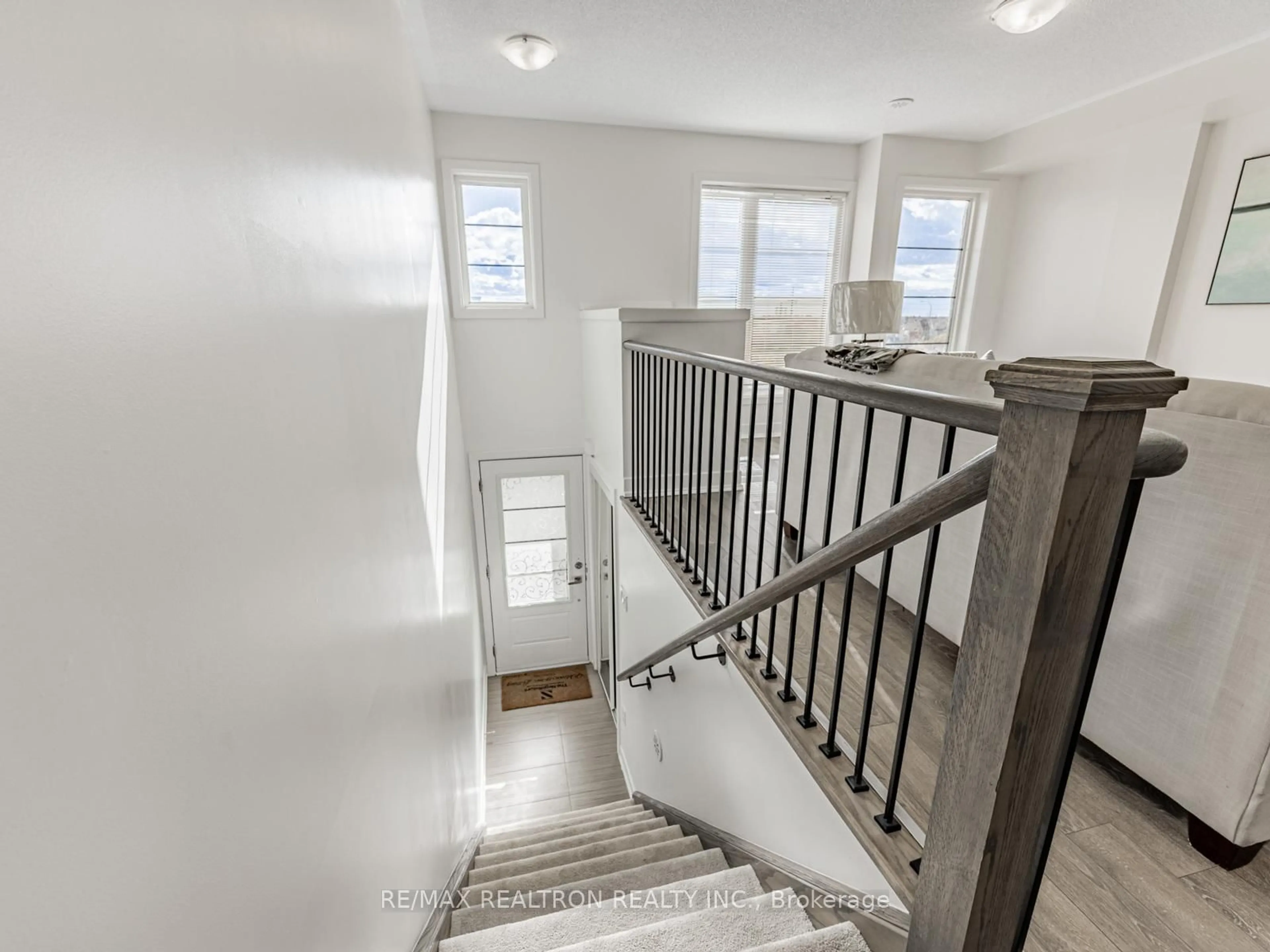 Stairs for 48 Shawfield Way, Whitby Ontario L1R 0N8