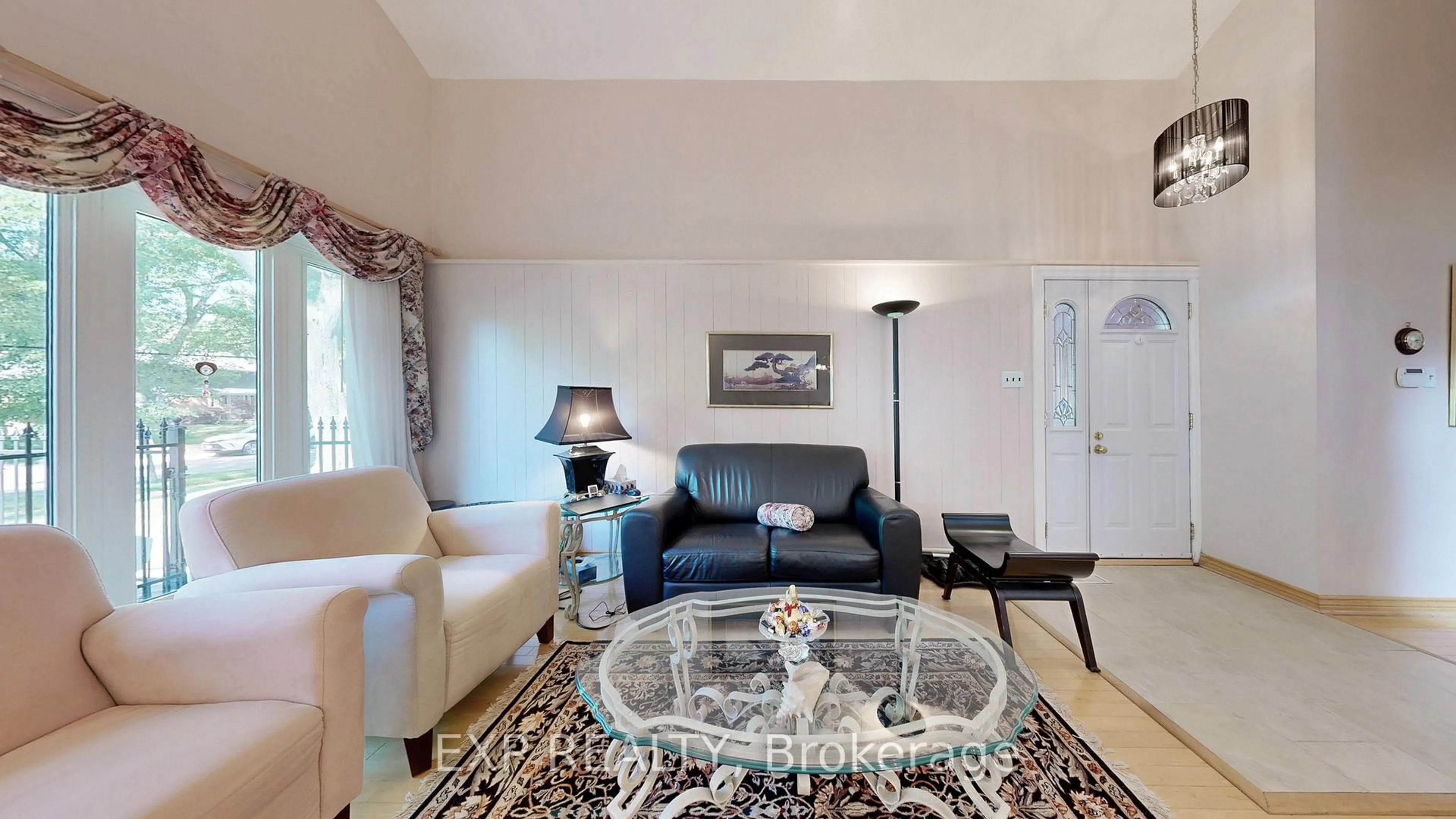 Living room with furniture, unknown for 6 Abbottswood Rd, Toronto Ontario M1P 3P1