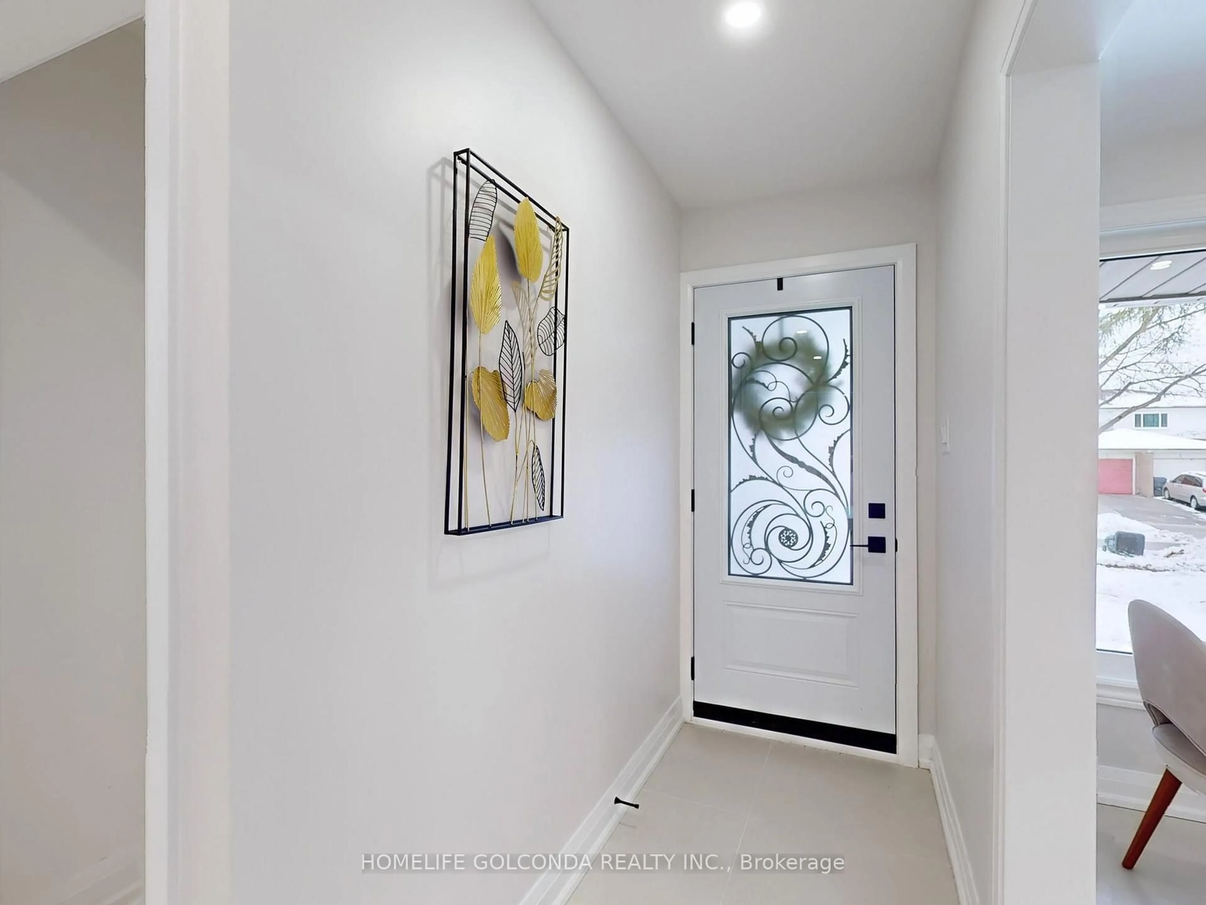 Indoor entryway for 14 Brigadoon Cres, Toronto Ontario M1T 3C1
