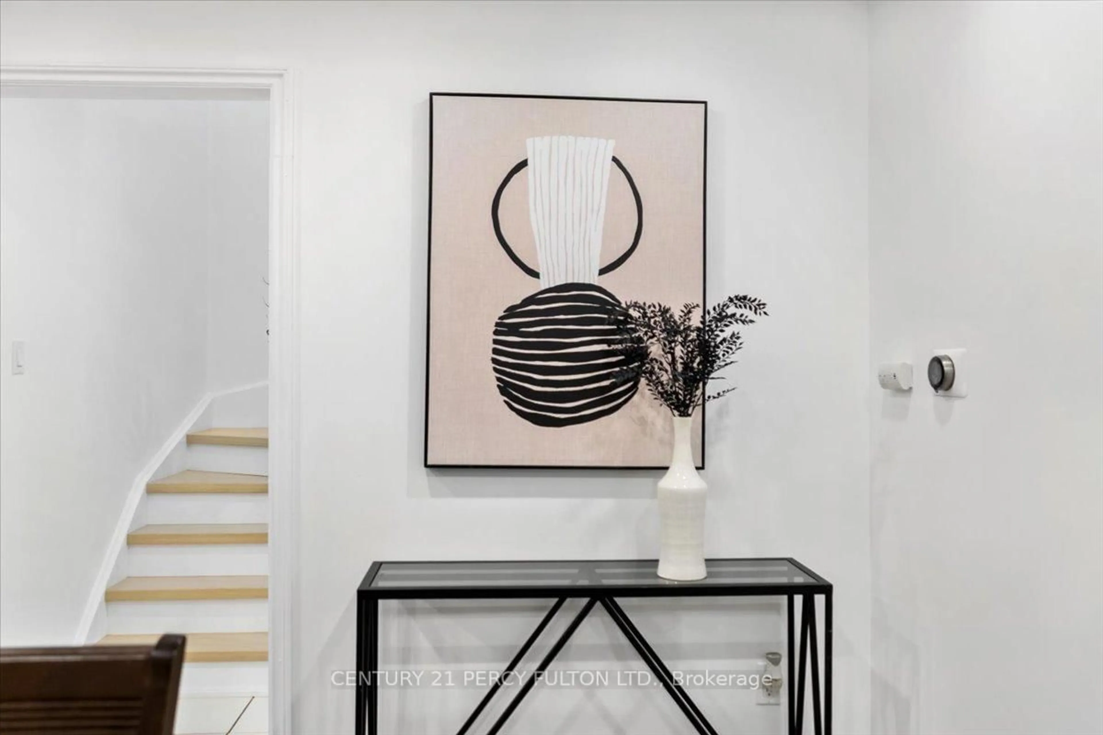 Indoor entryway for 99 Palmdale Dr, Toronto Ontario M1T 1P2