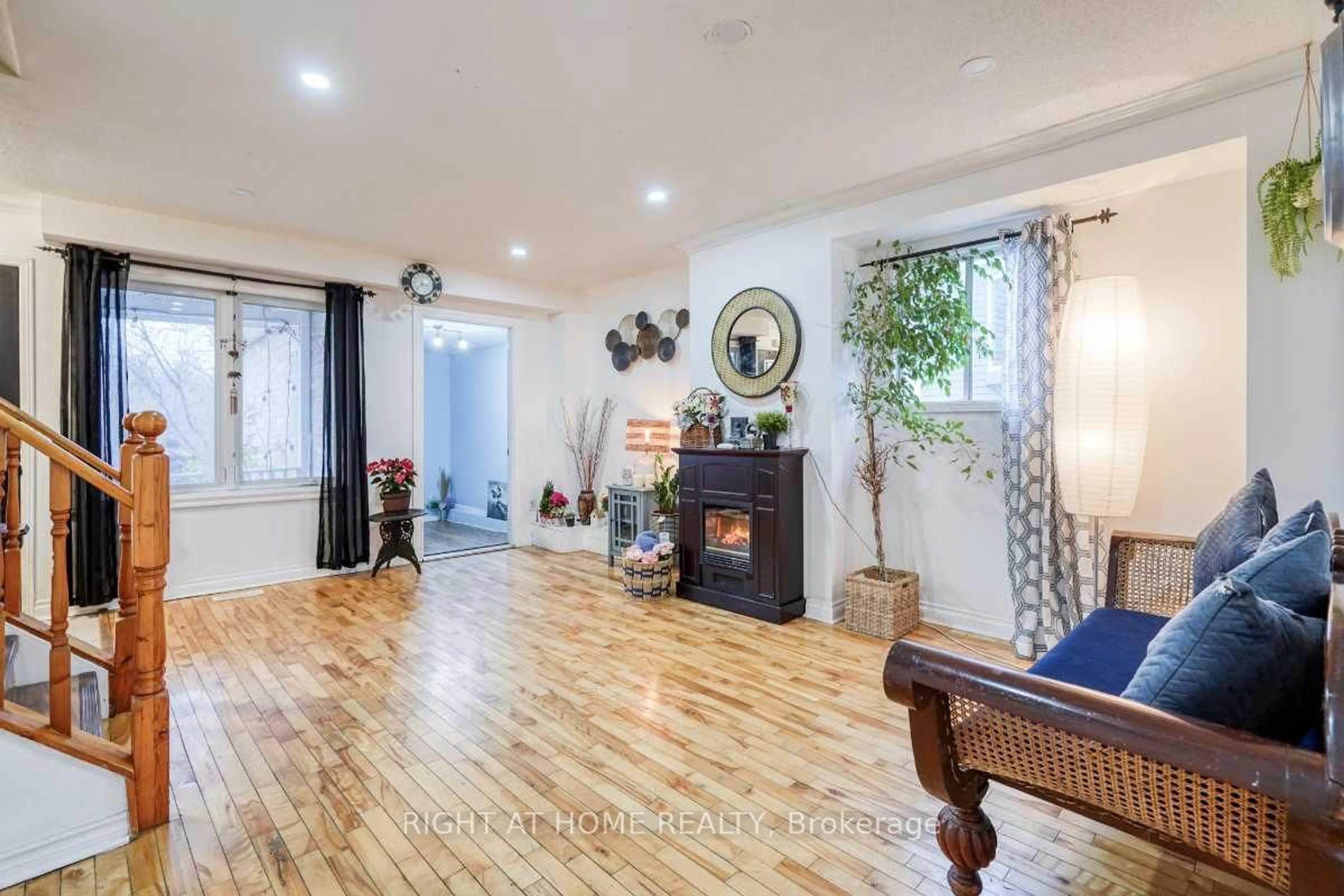 Unknown for 1456 Valley Dr, Oshawa Ontario L1J 7Z3