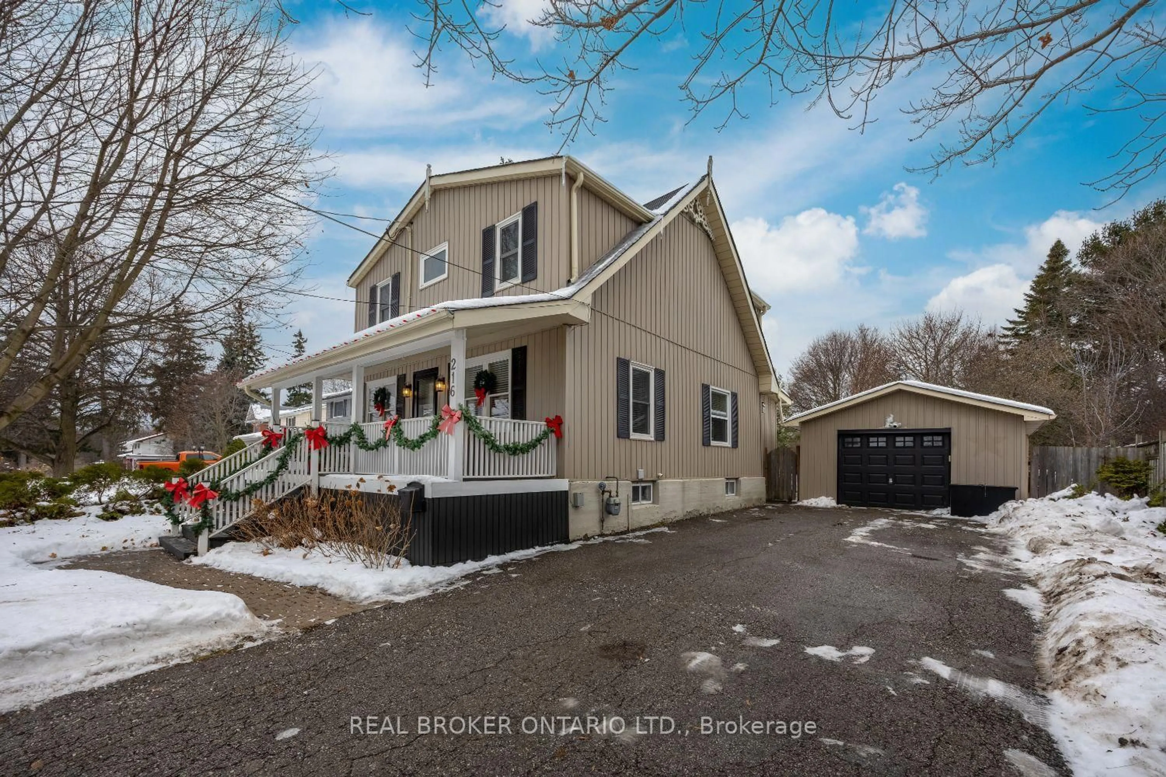 Unknown for 216 Liberty St, Clarington Ontario L1C 2M8