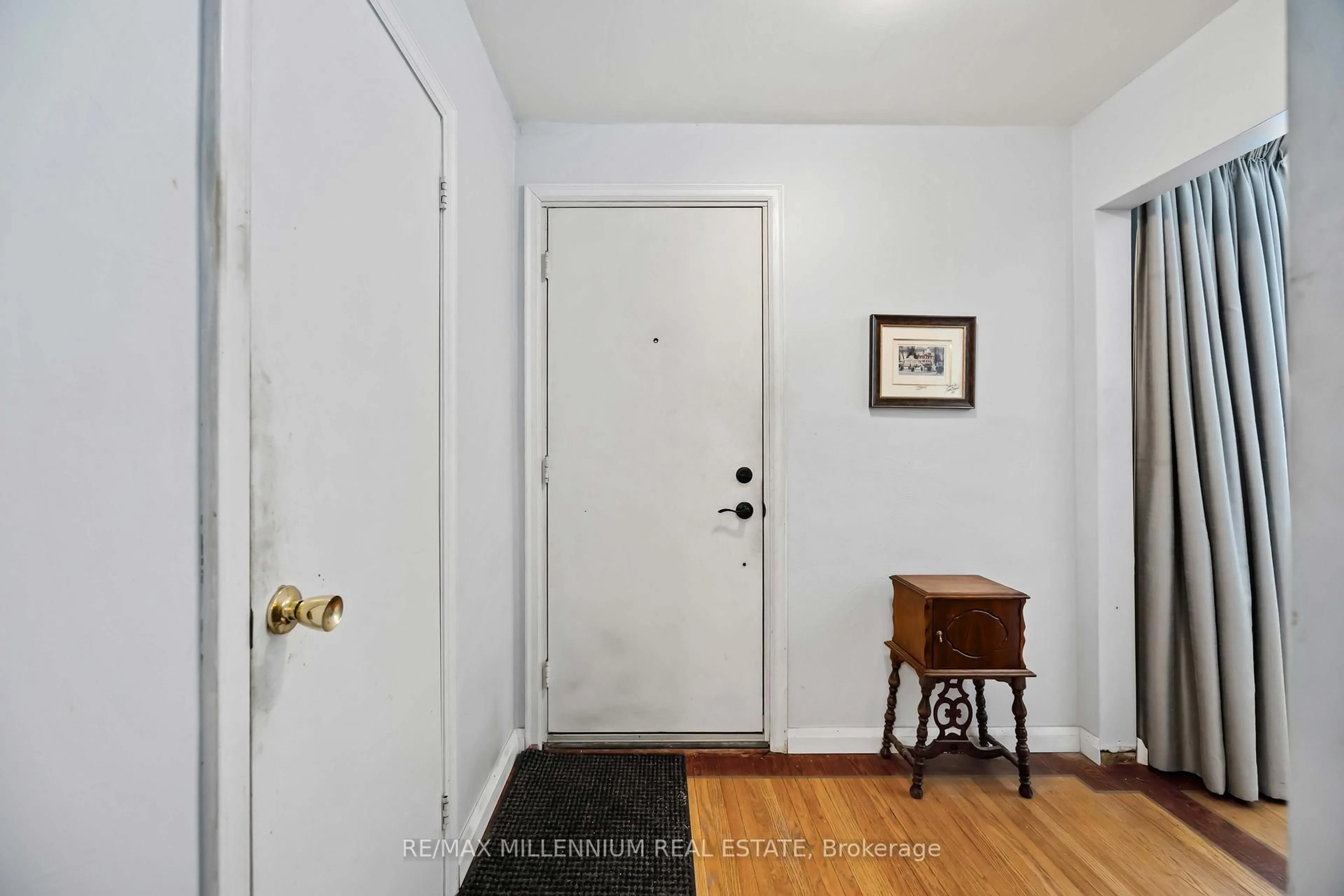 Indoor entryway for 63 Exford Dr, Toronto Ontario M1P 1M2