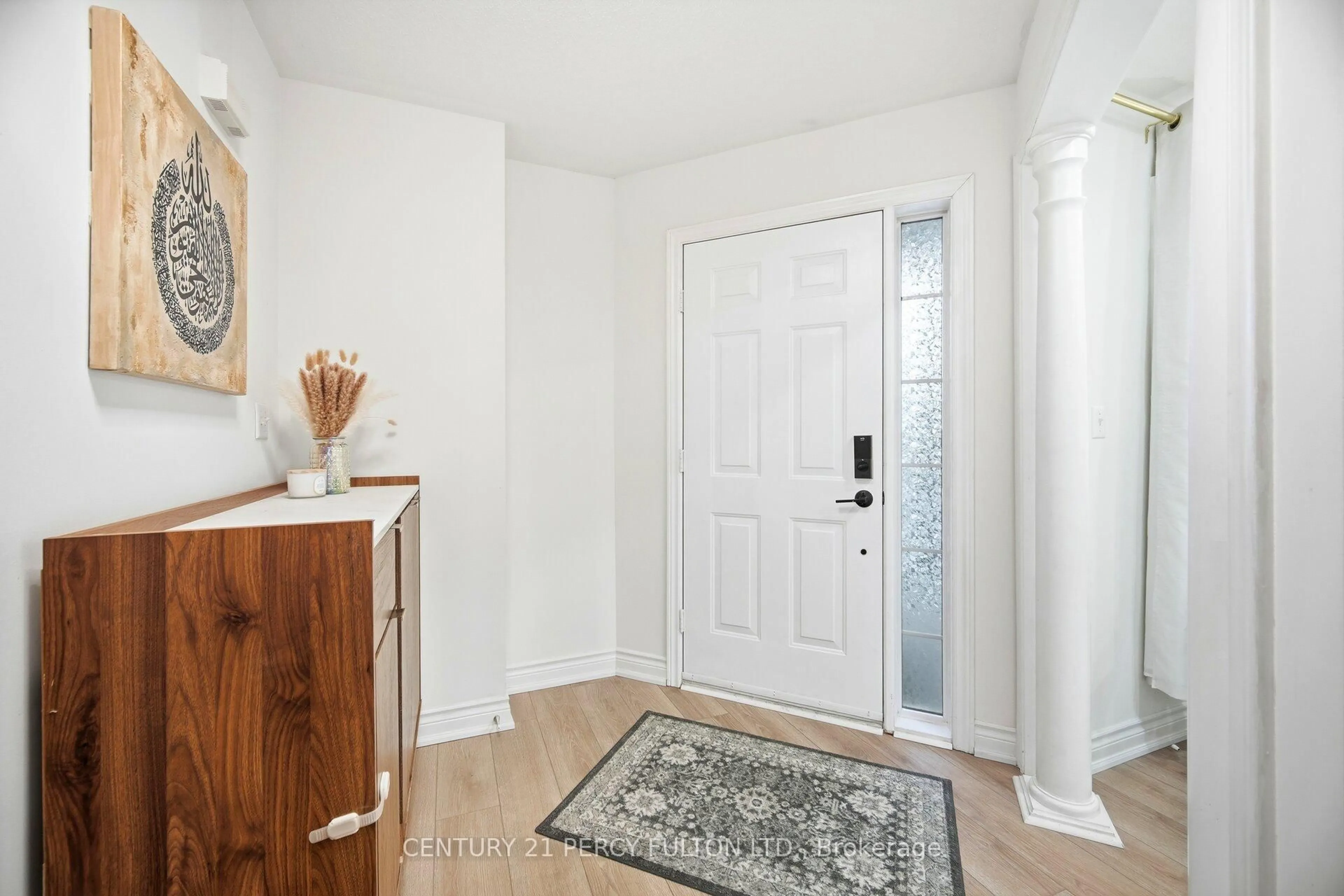 Indoor entryway for 35 Markwood Cres, Whitby Ontario L1R 2S3