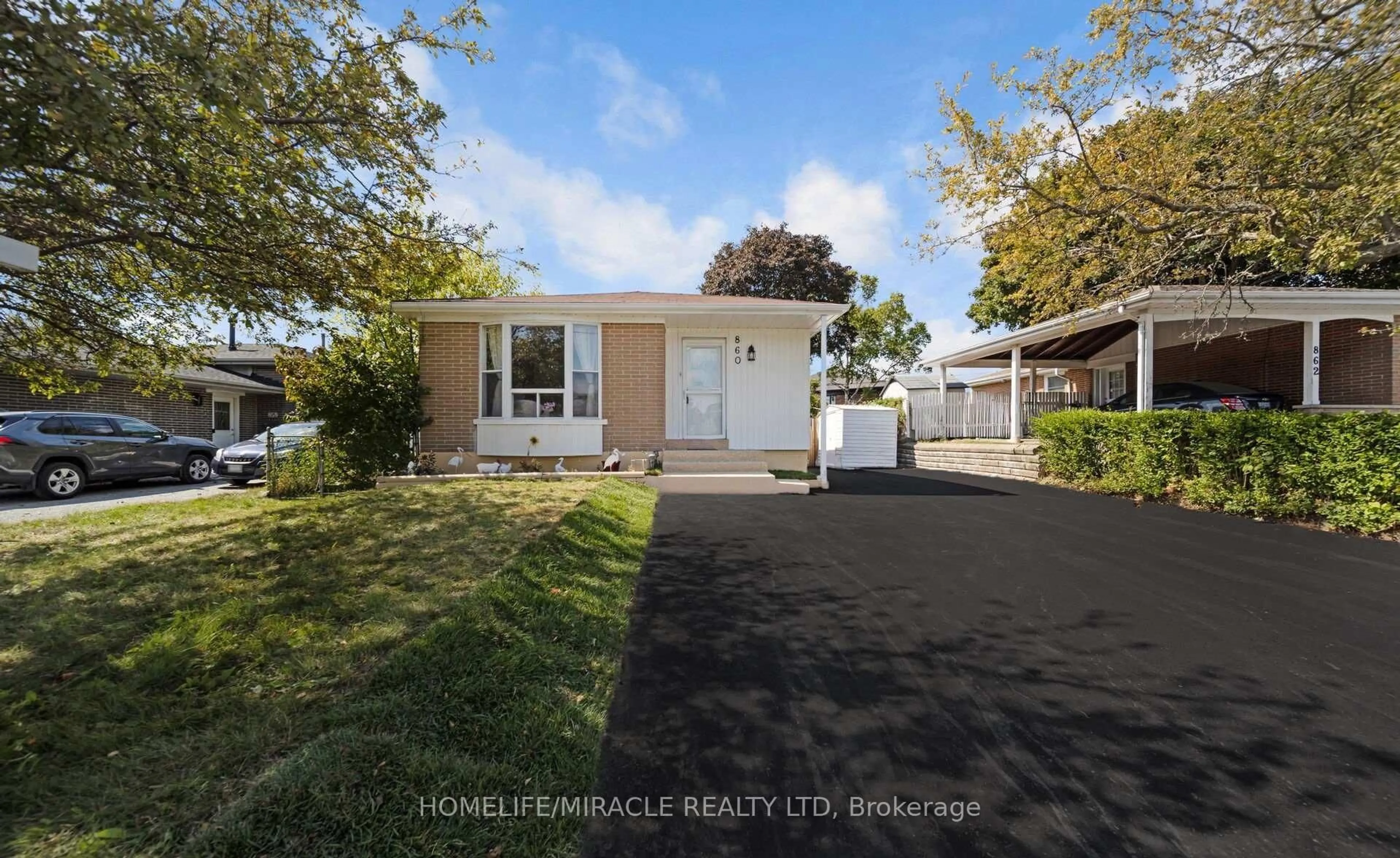 Home with vinyl exterior material, street for 860 Liverpool Rd, Pickering Ontario L1W 1S4