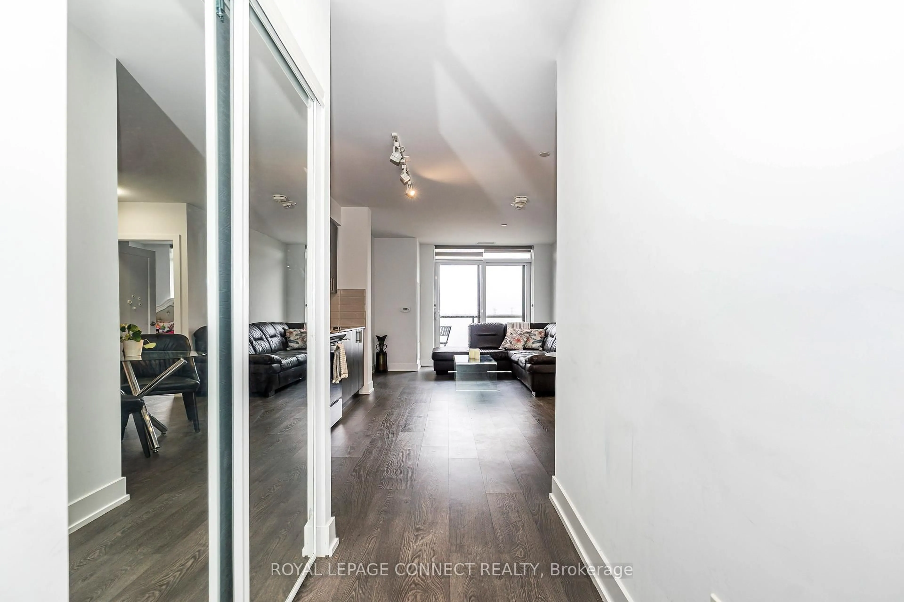 Unknown for 2550 Simcoe St #718, Oshawa Ontario L1L 0R5