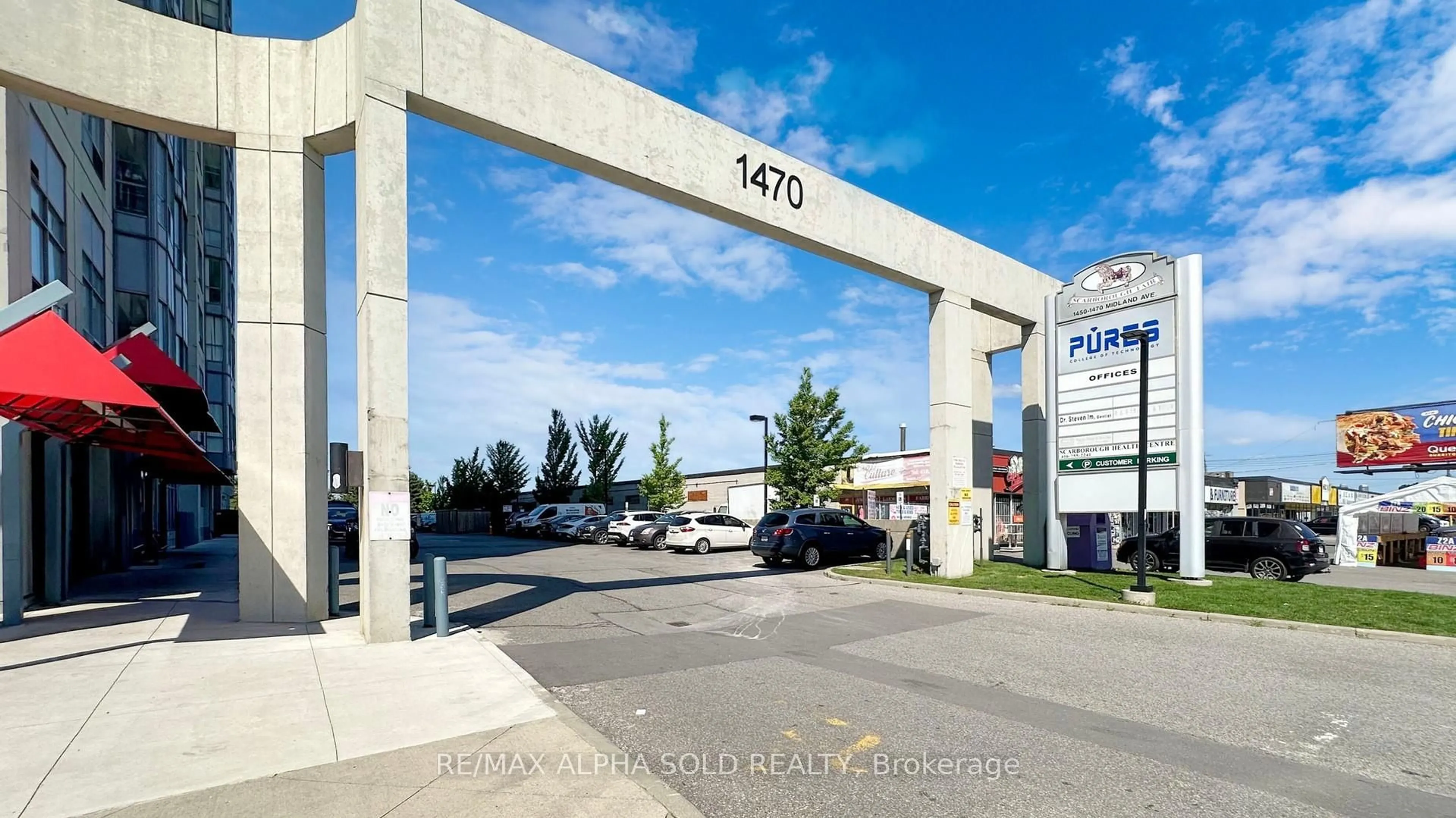 Patio, building for 1470 Midland Ave #1703, Toronto Ontario M1P 4Z4