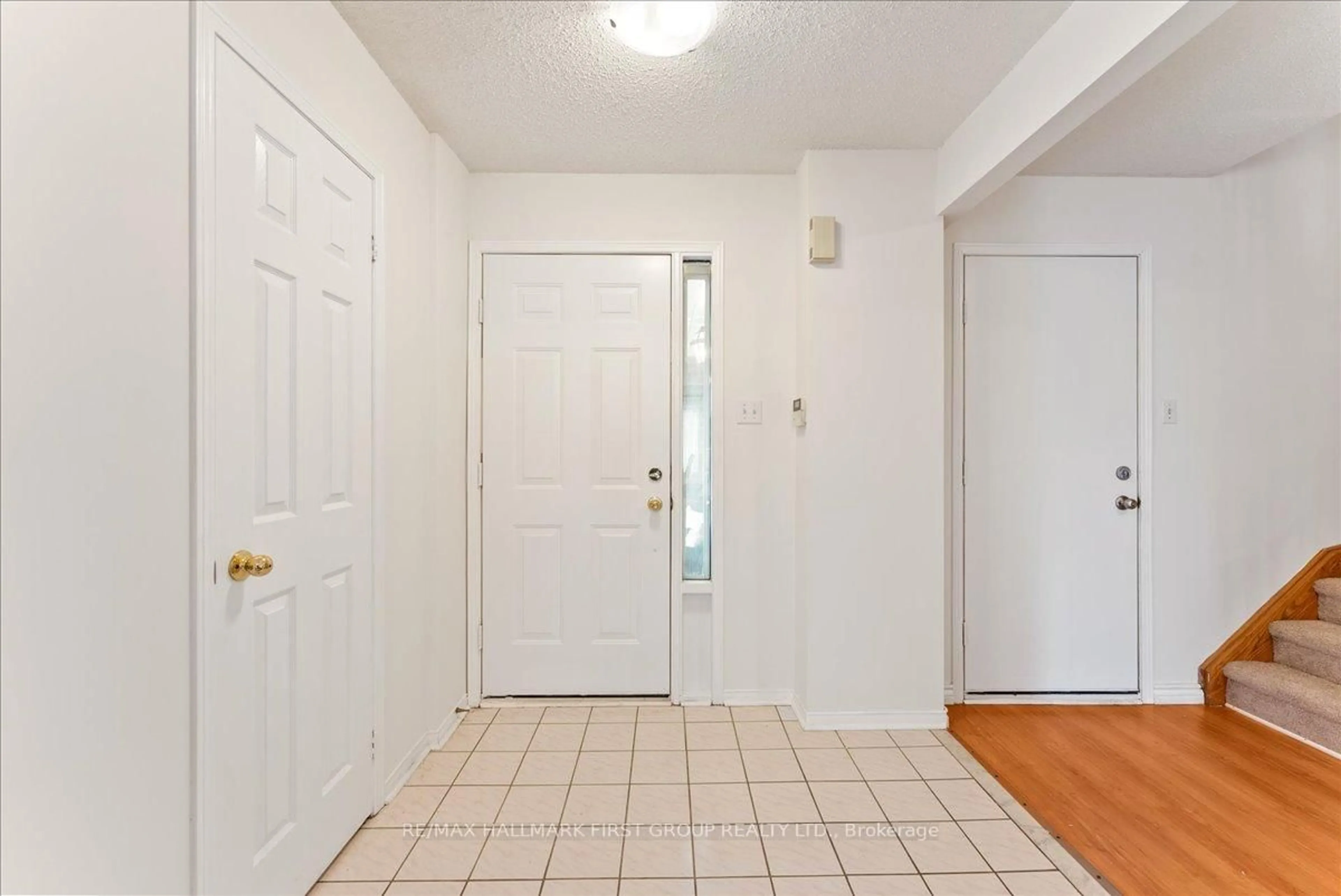 Indoor entryway for 1947 Pine Grove Ave, Pickering Ontario L1V 6R5