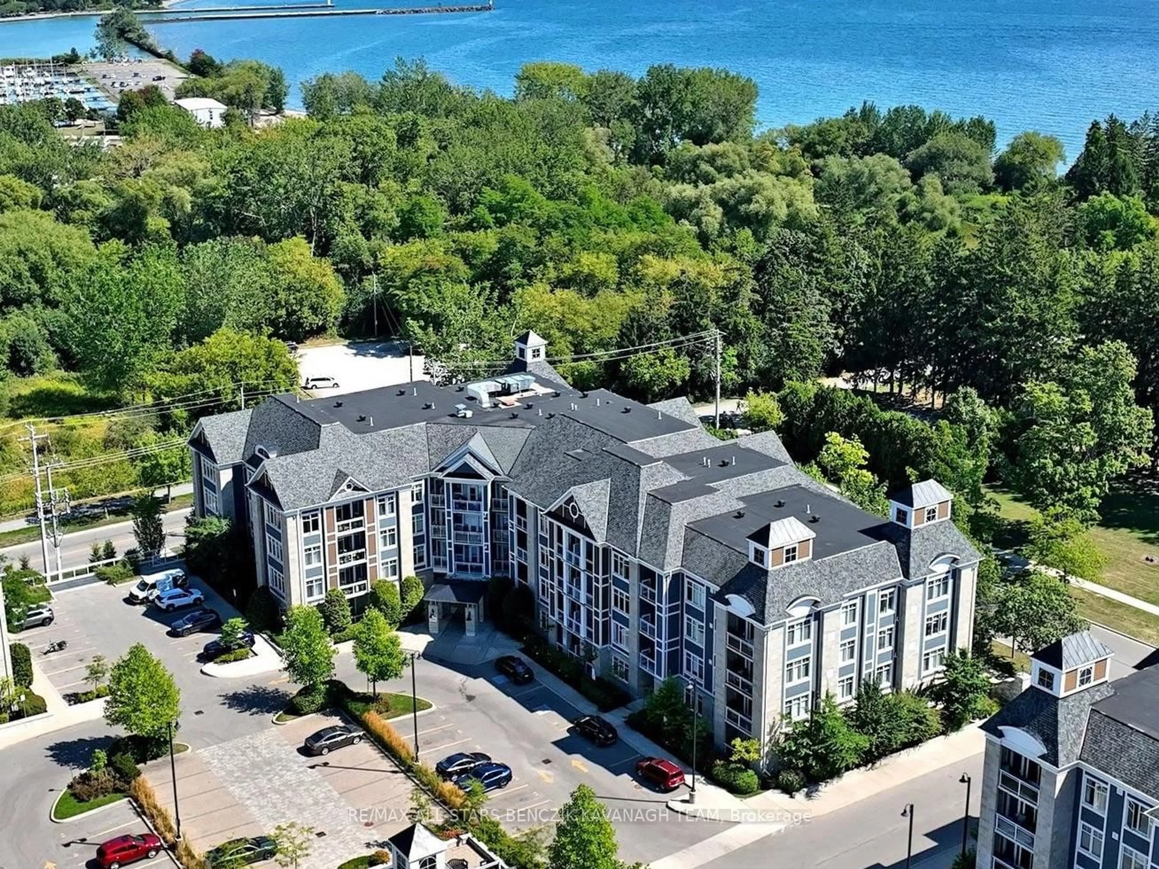 A pic from outside/outdoor area/front of a property/back of a property/a pic from drone, unknown for 680 Gordon St #206, Whitby Ontario L1N 0L2