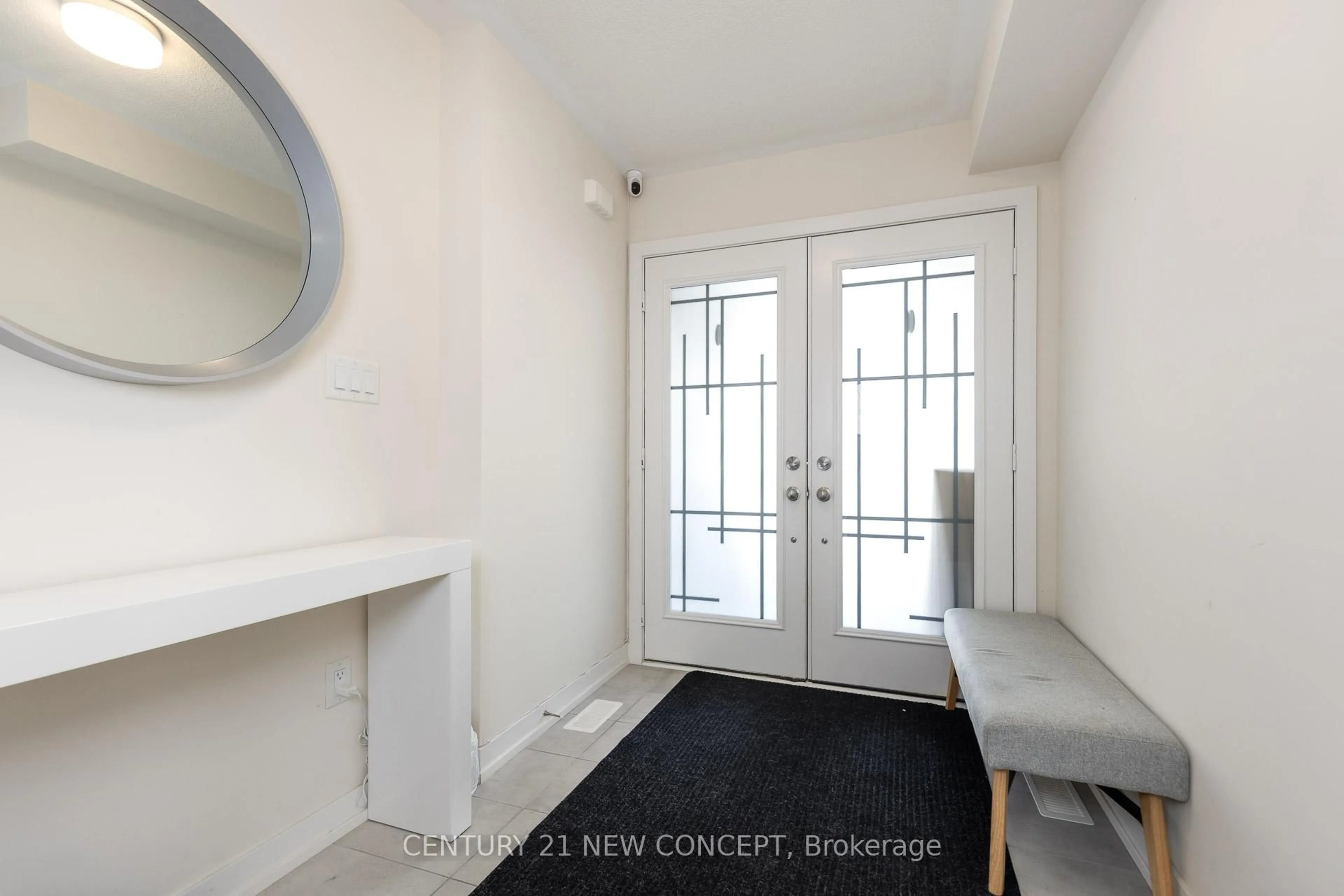 Indoor entryway for 1671 Hidden Valley Glen, Pickering Ontario L1X 0H7