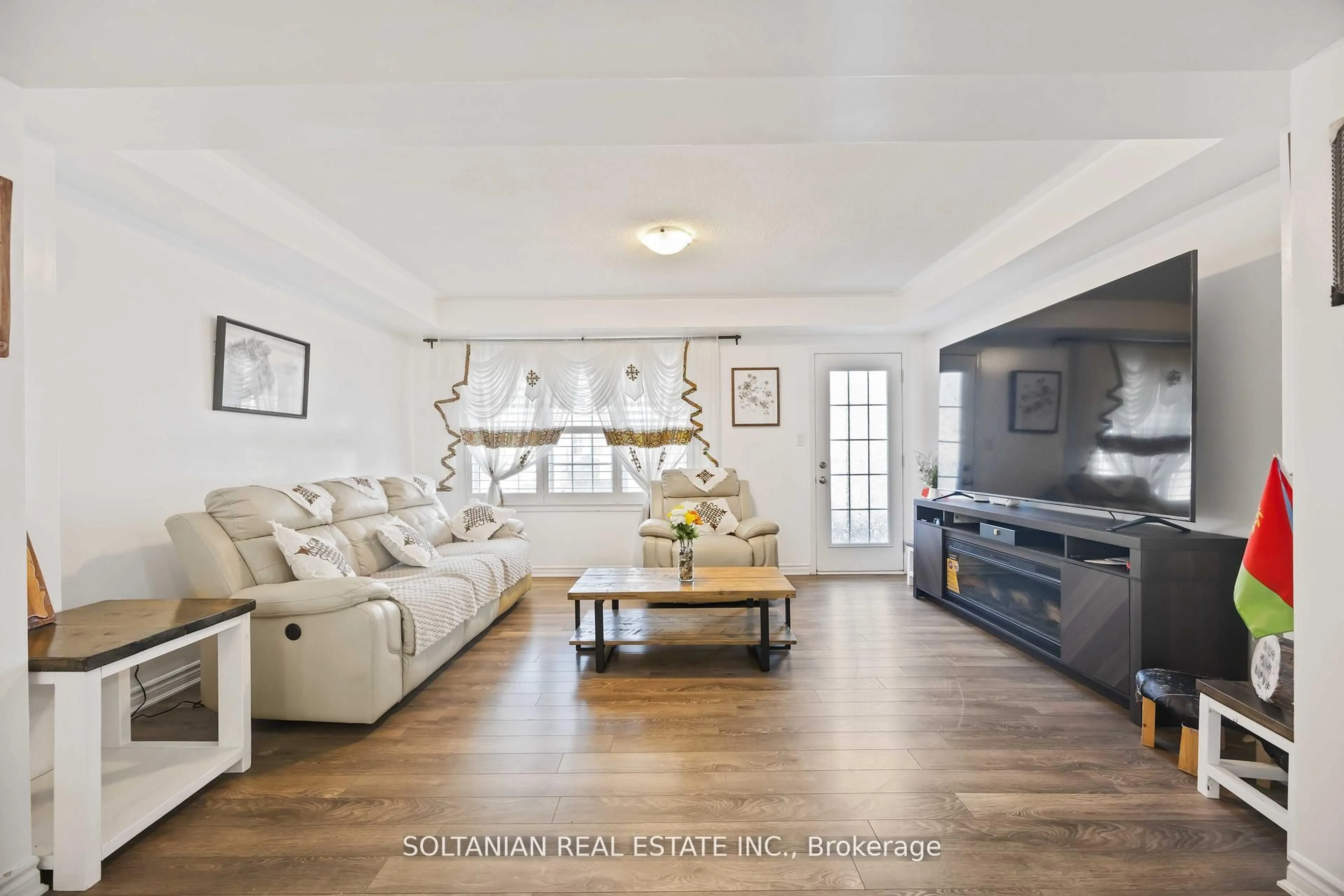 Living room with furniture, unknown for 1103 Silk St, Pickering Ontario L1X 0E8