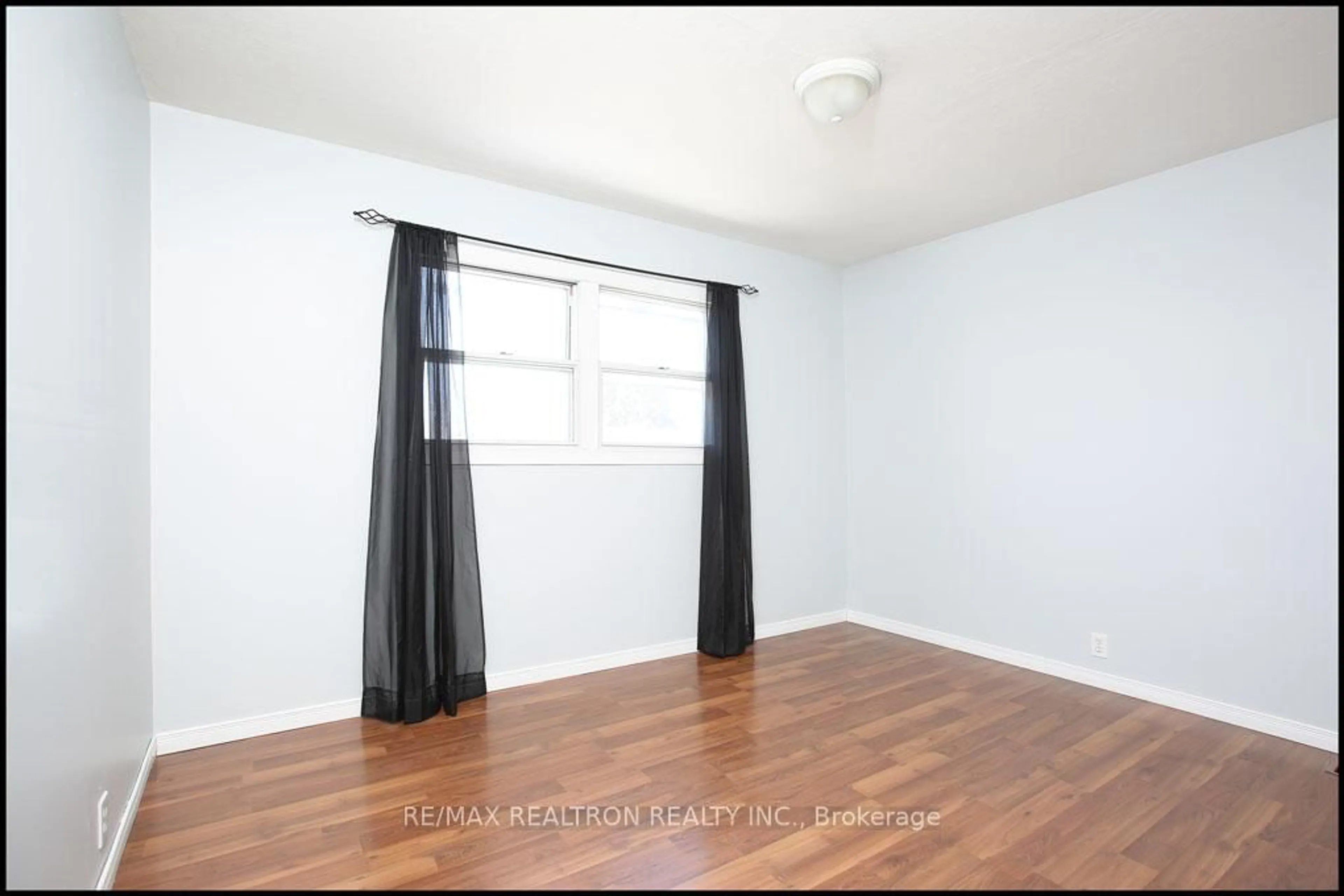 A pic of a room for 1608 Baseline Rd, Clarington Ontario L1E 2S5