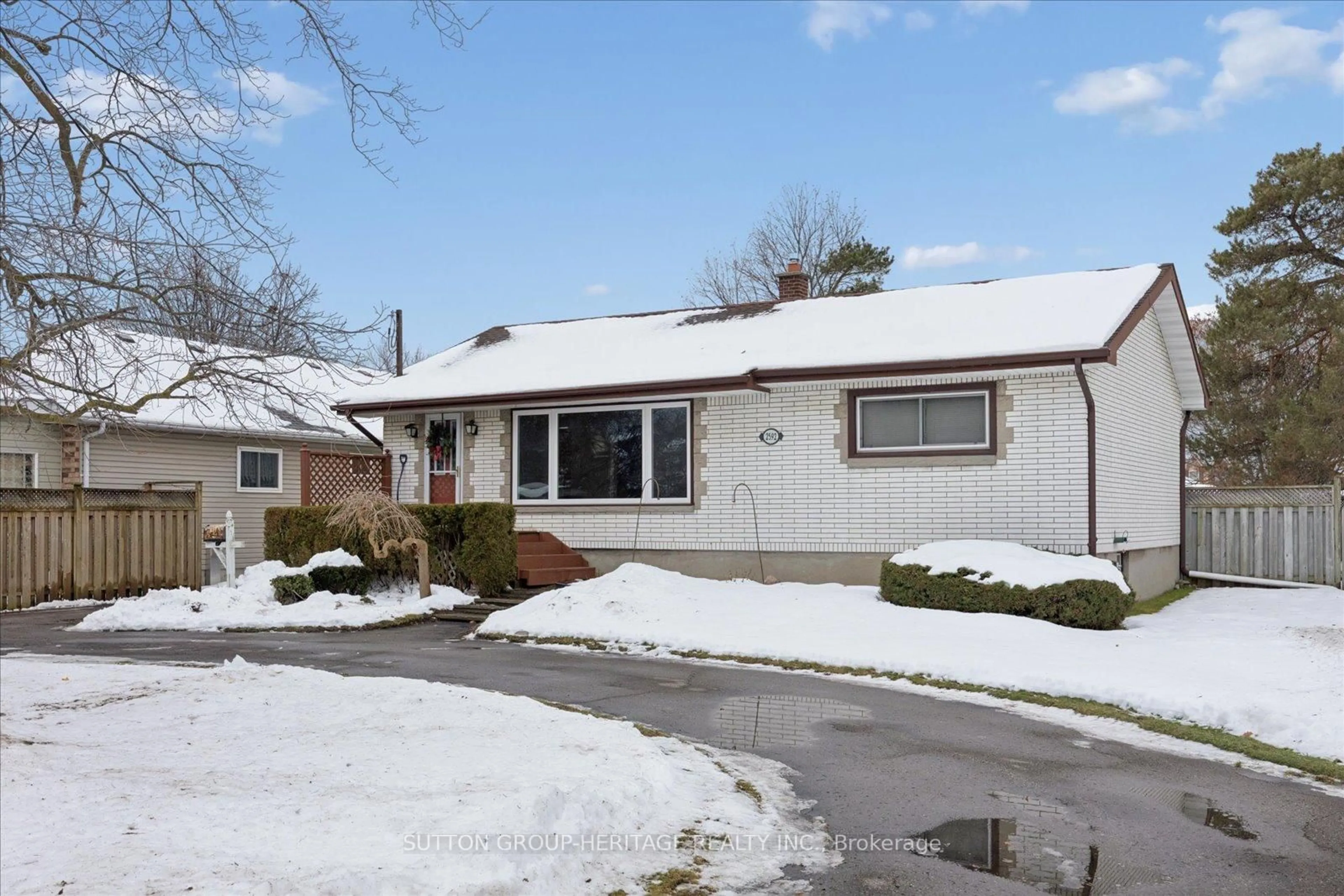 Home with vinyl exterior material, street for 2592 Trulls Rd, Clarington Ontario L1E 2N3