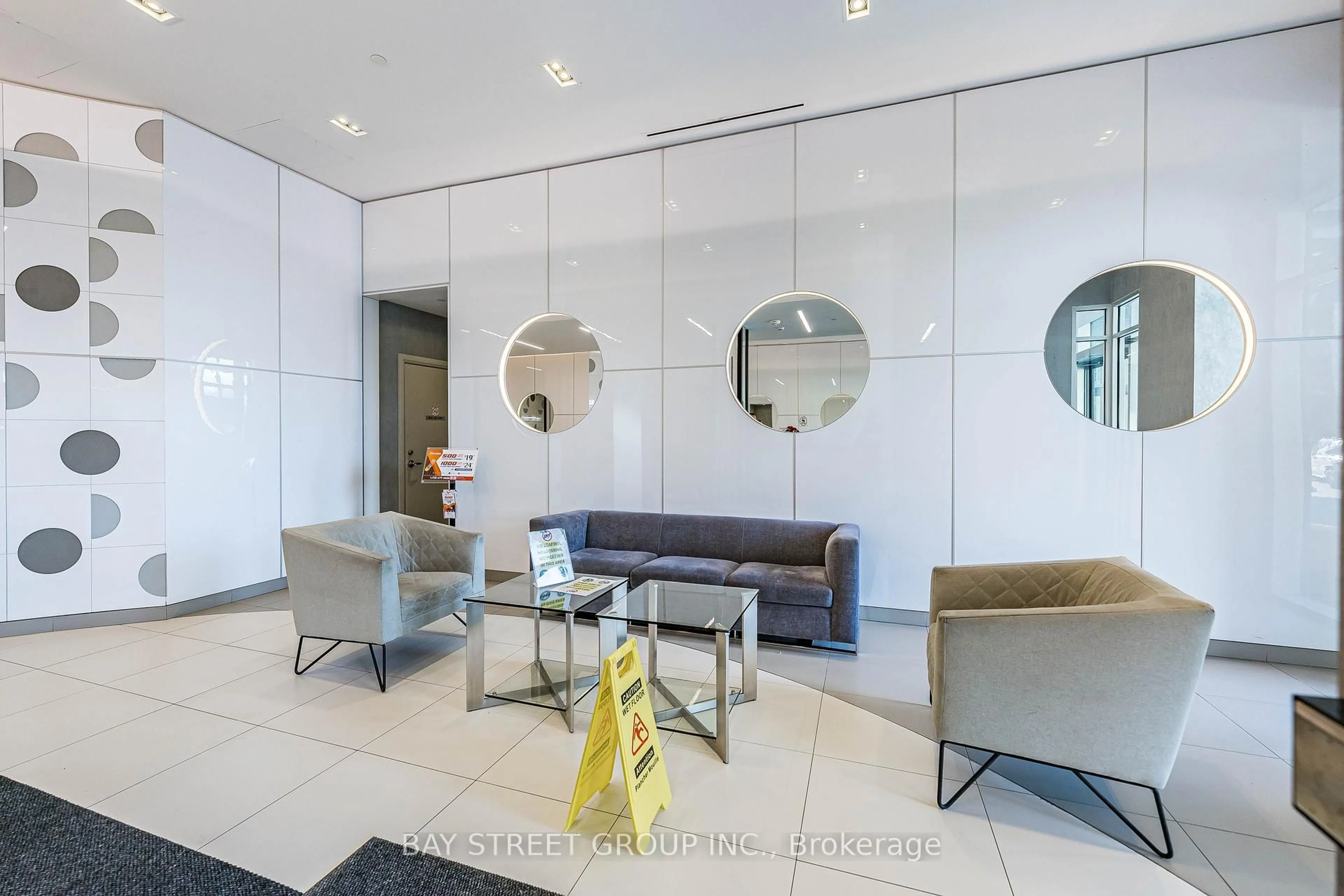 Lobby for 20 Meadowglen Pl, Toronto Ontario M1G 0A9