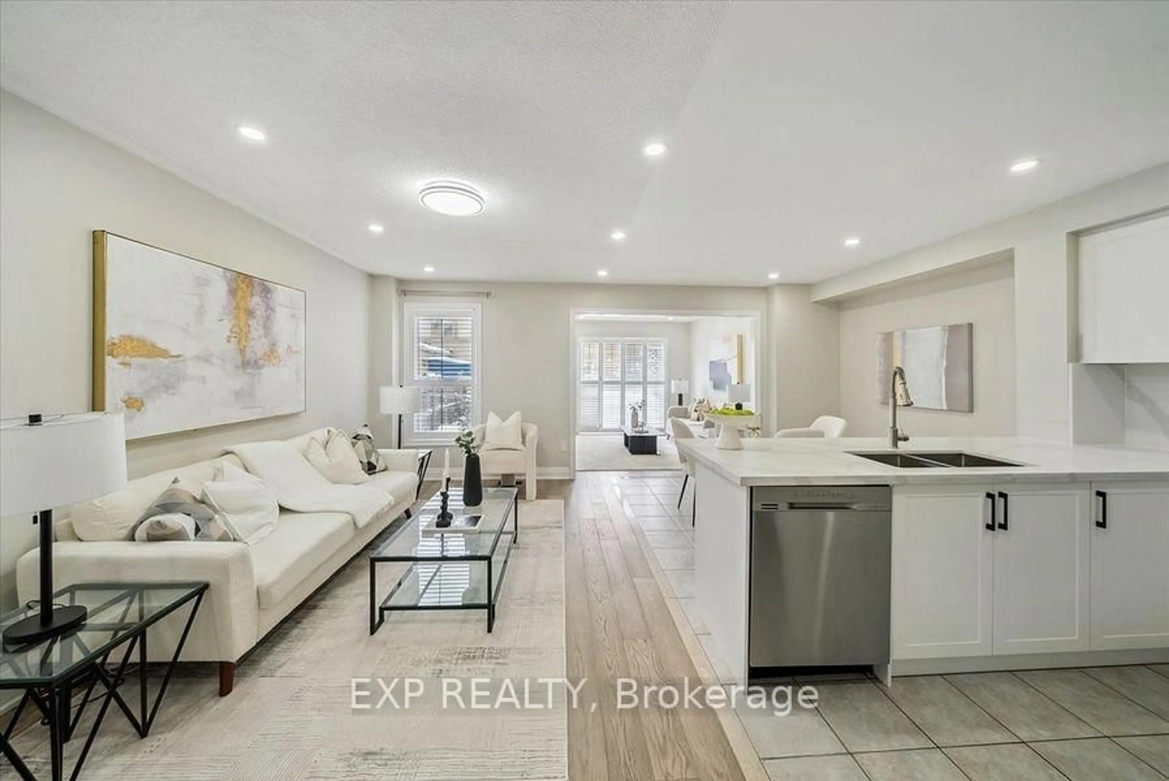 Open concept kitchen, ceramic/tile floor for 14 Gateway Crt, Whitby Ontario L1R 3M9