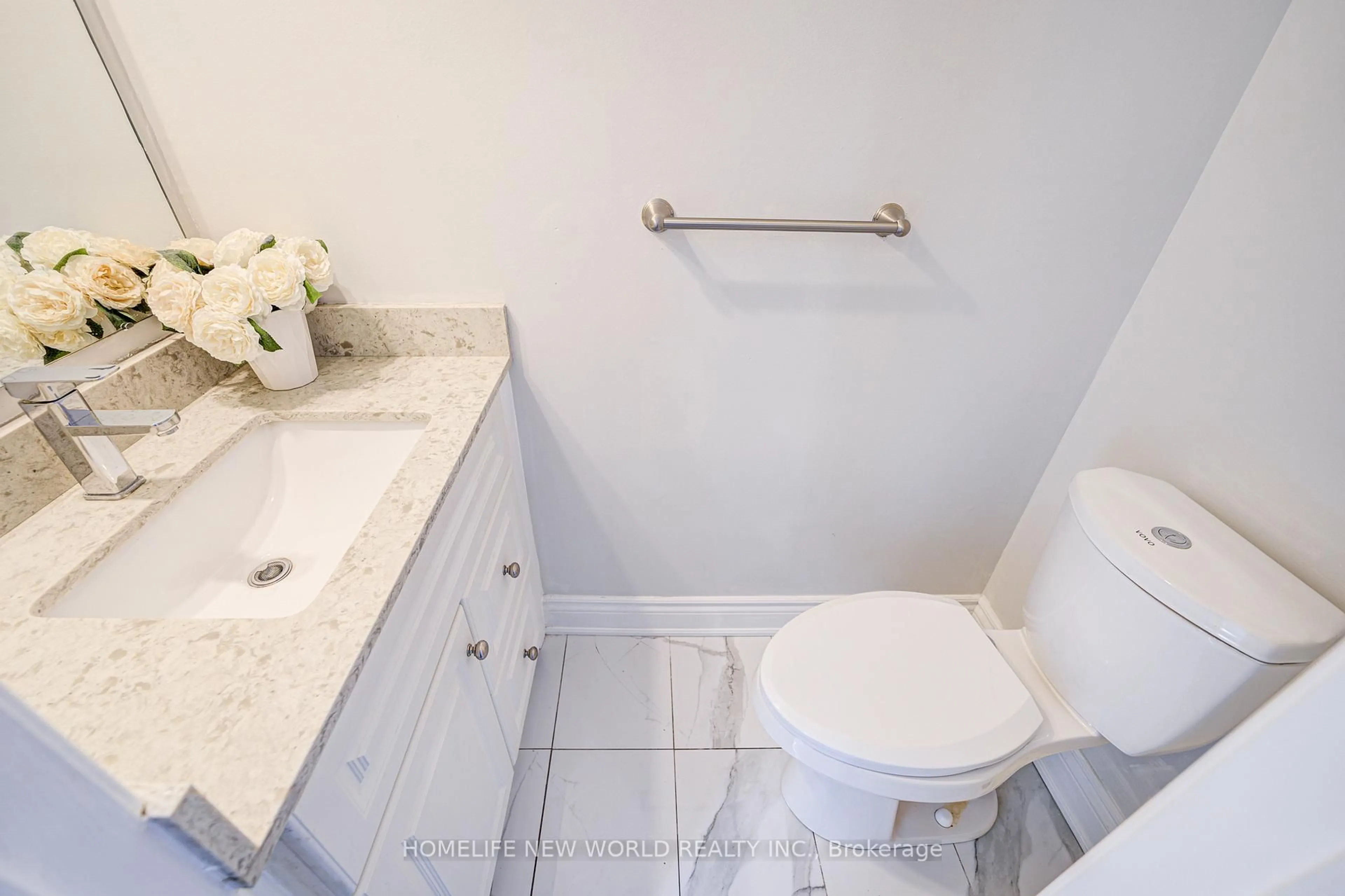 Standard bathroom, ceramic/tile floor for 29 Puma Dr, Toronto Ontario M1V 1J7