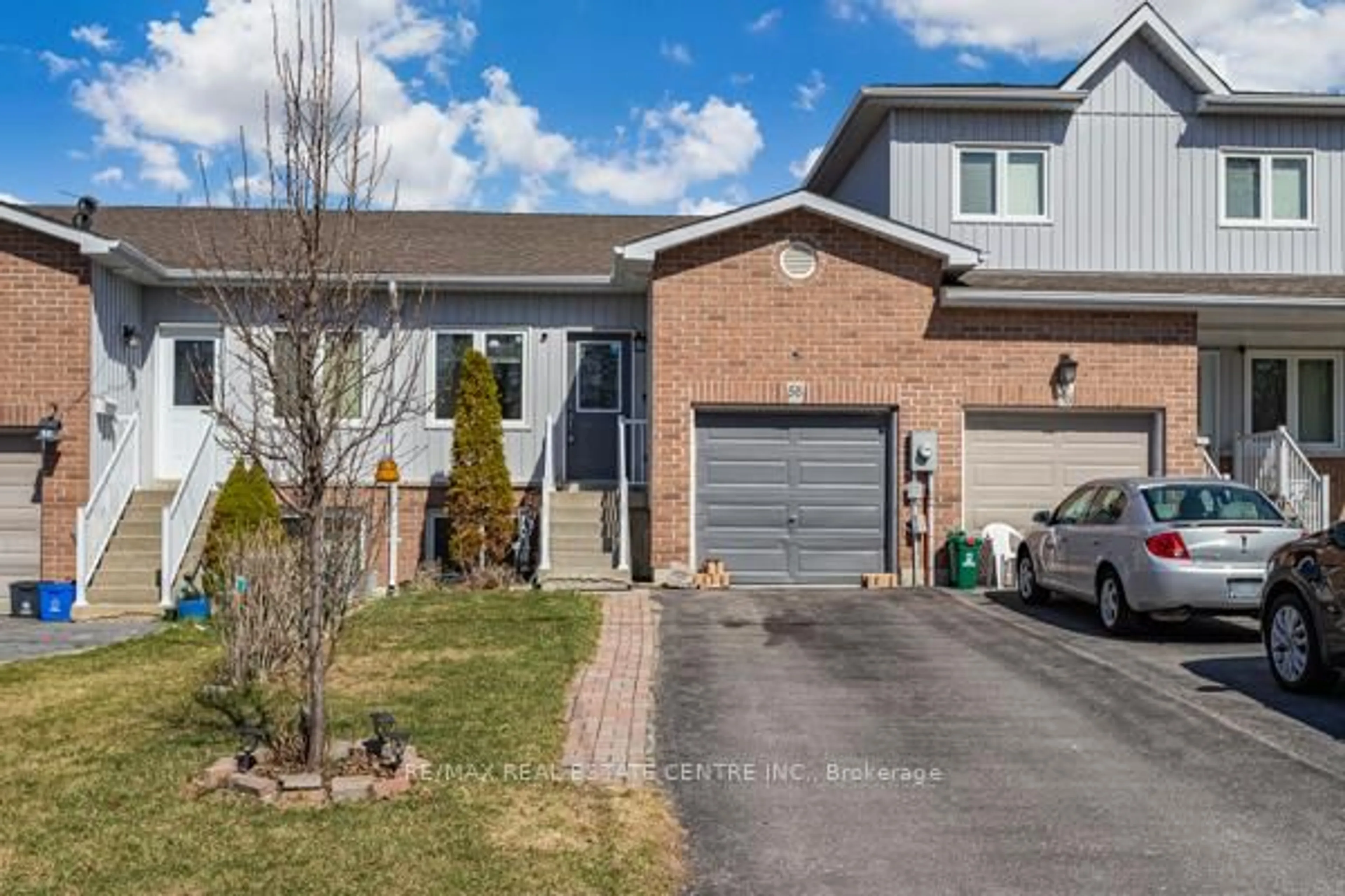 Home with brick exterior material, street for 58 Avenue St, Oshawa Ontario L1H 0B7
