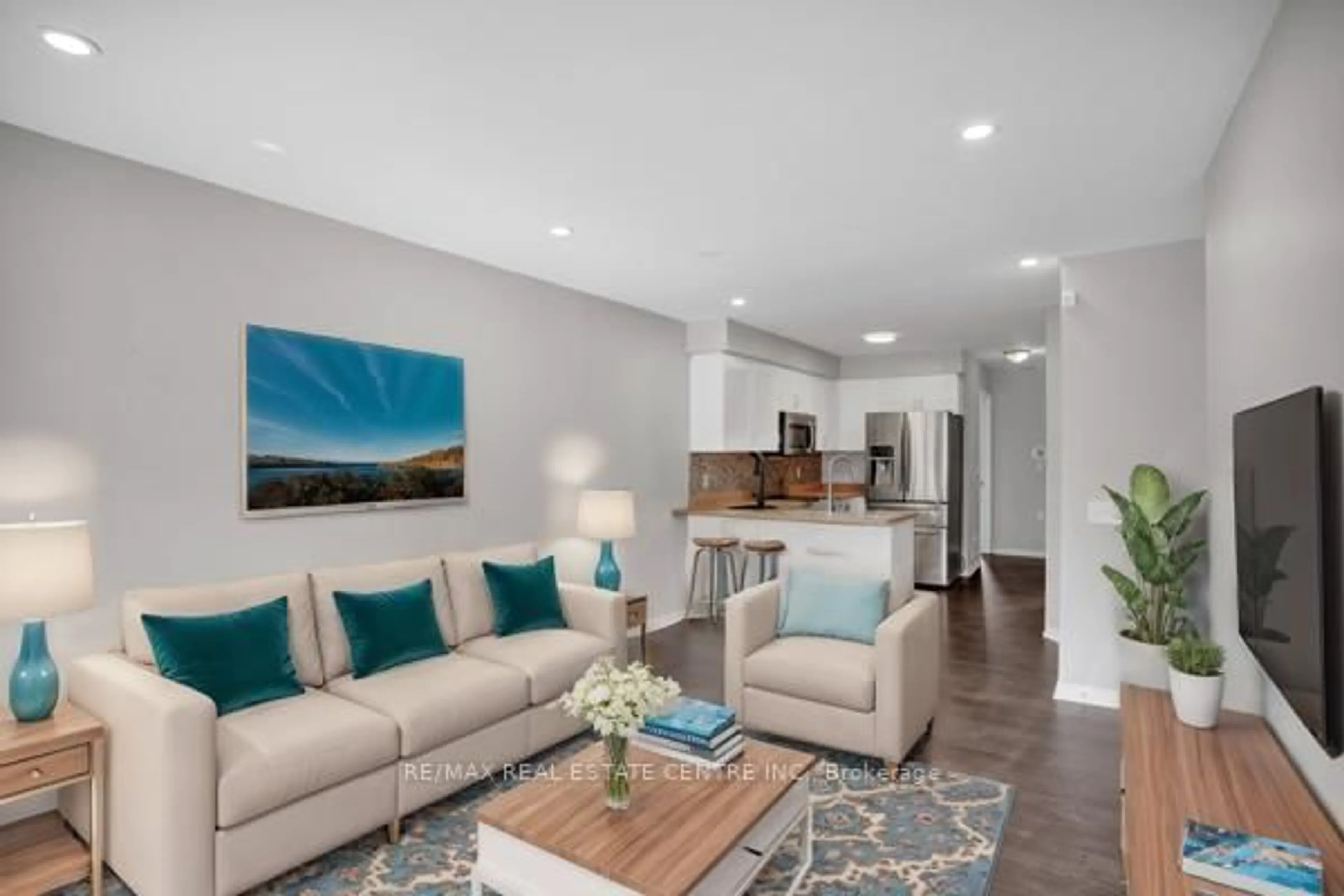 Living room with furniture, unknown for 58 Avenue St, Oshawa Ontario L1H 0B7