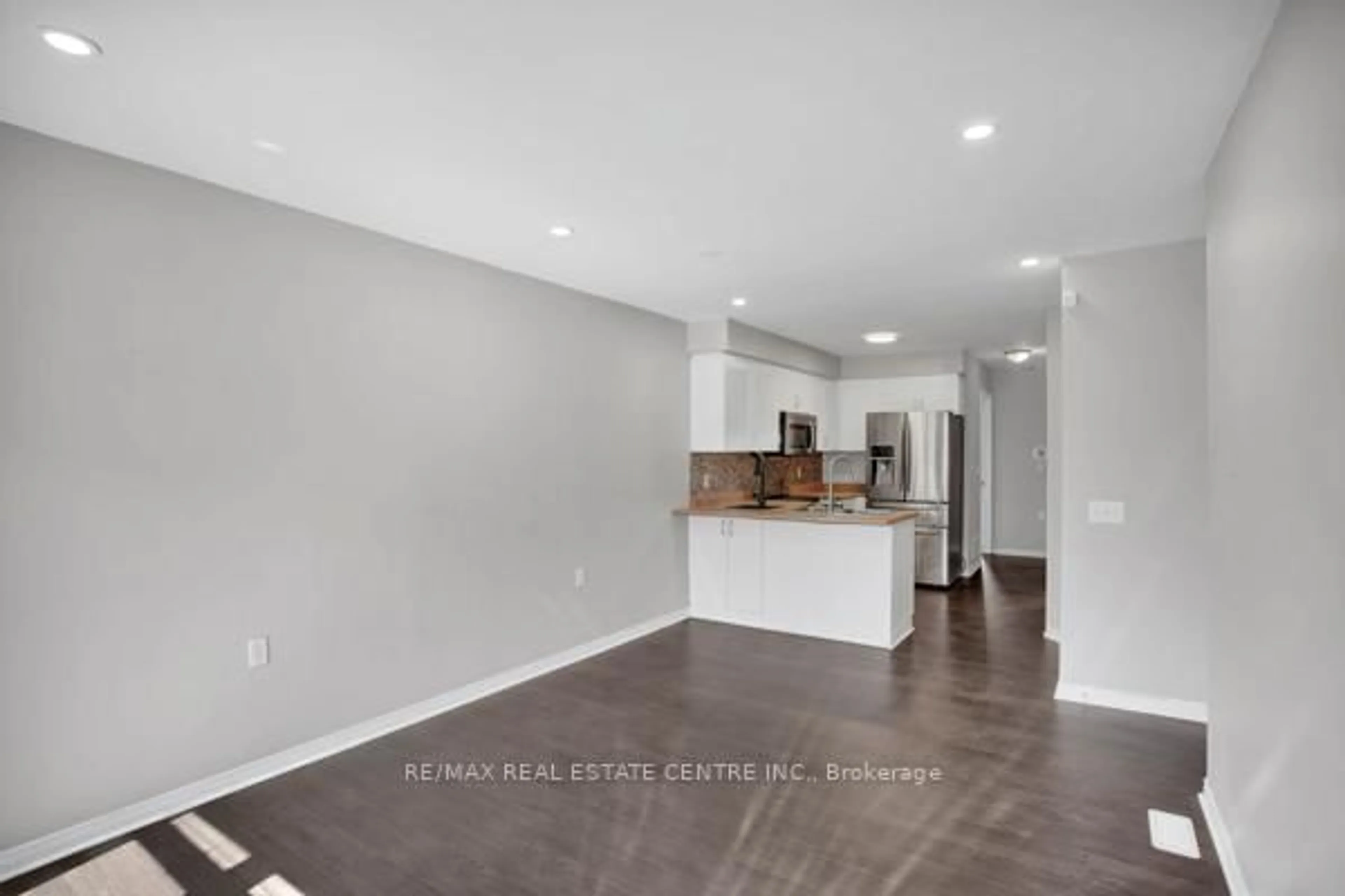 Open concept kitchen, unknown for 58 Avenue St, Oshawa Ontario L1H 0B7
