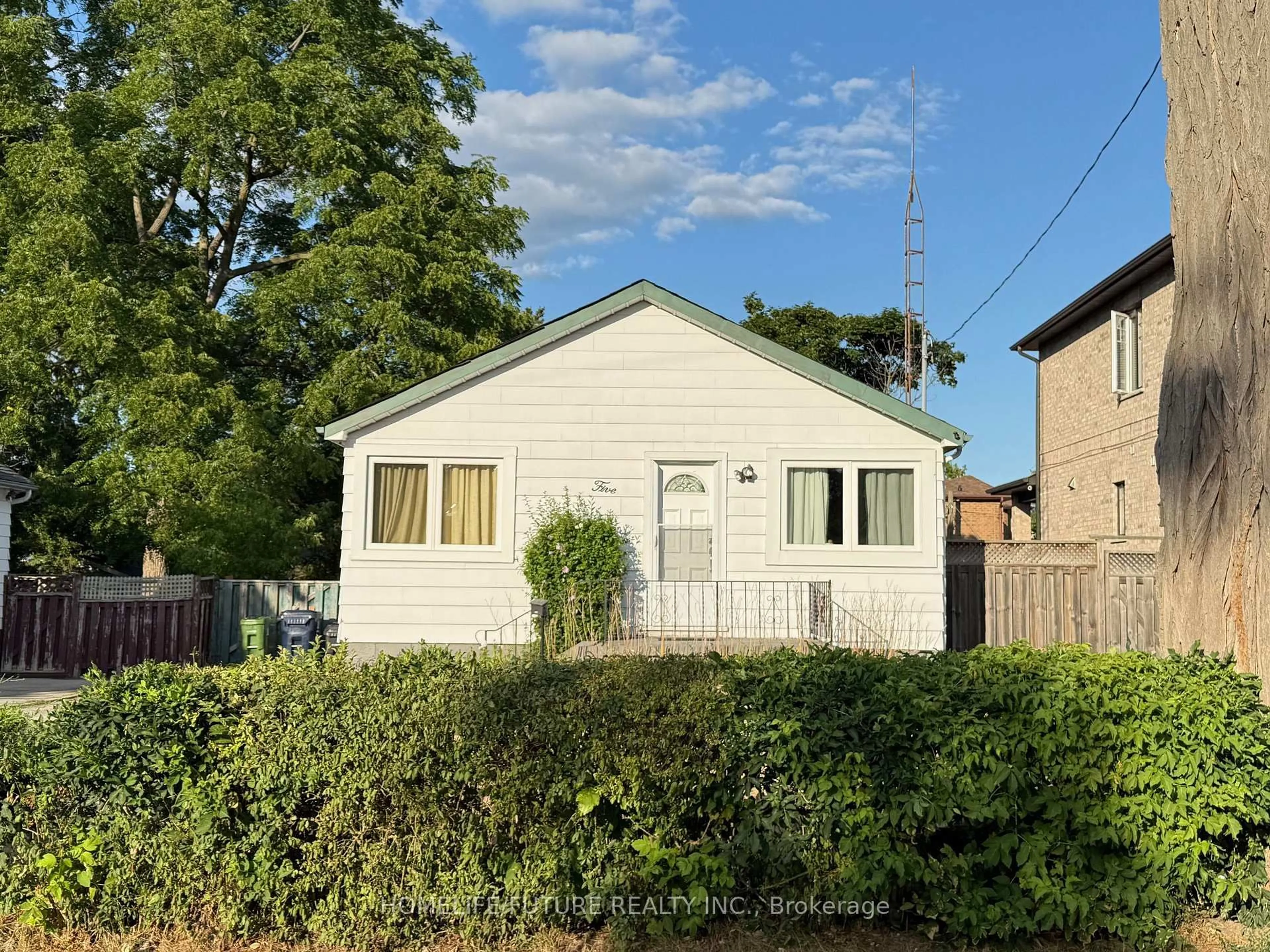Shed for 5 Weir Cres, Toronto Ontario M1E 3A8