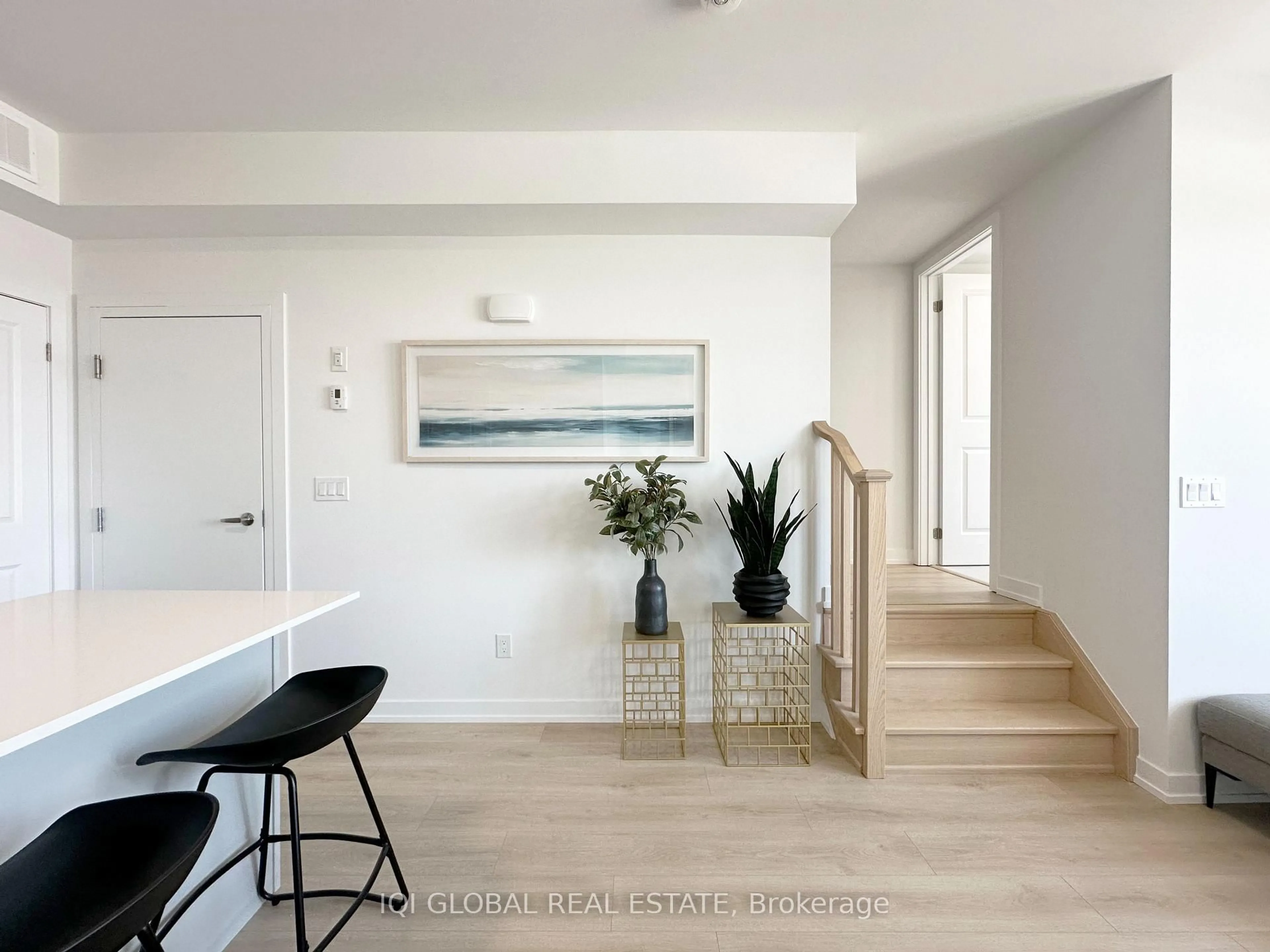 Indoor entryway for 1655 Palmers Sawmill Rd #107, Pickering Ontario L1X 0R3