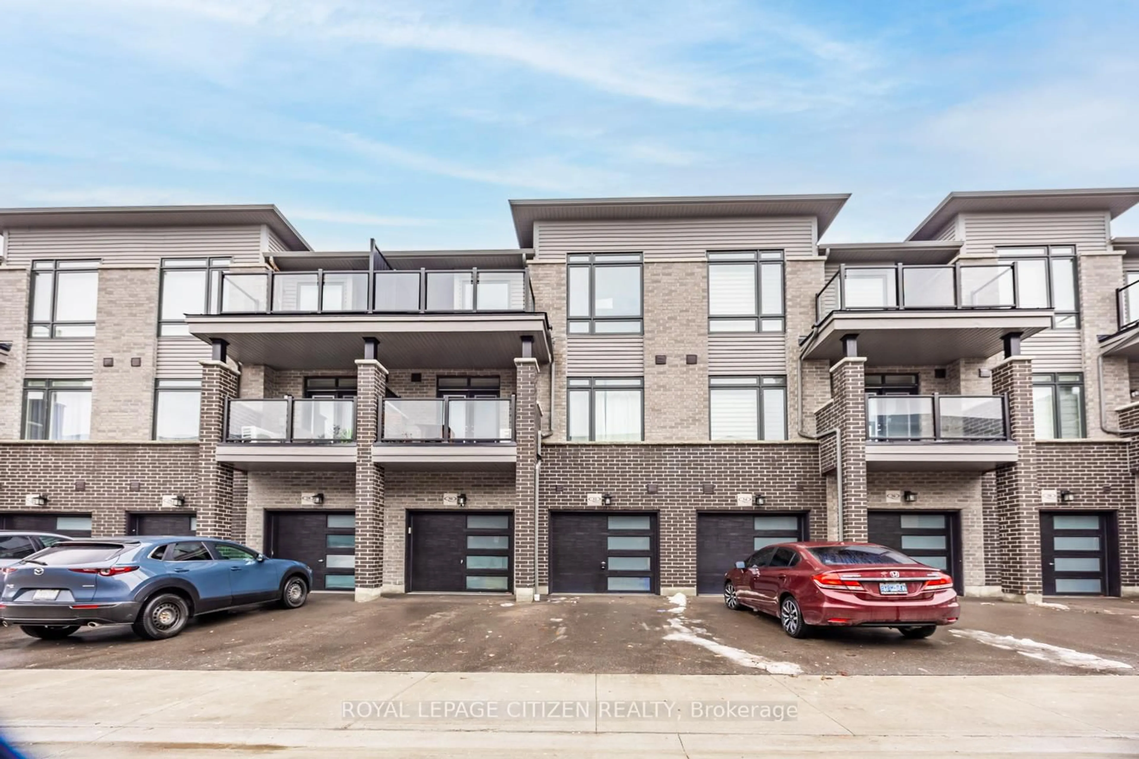 Unknown for 32 Emmas Way, Whitby Ontario L1R 0S7