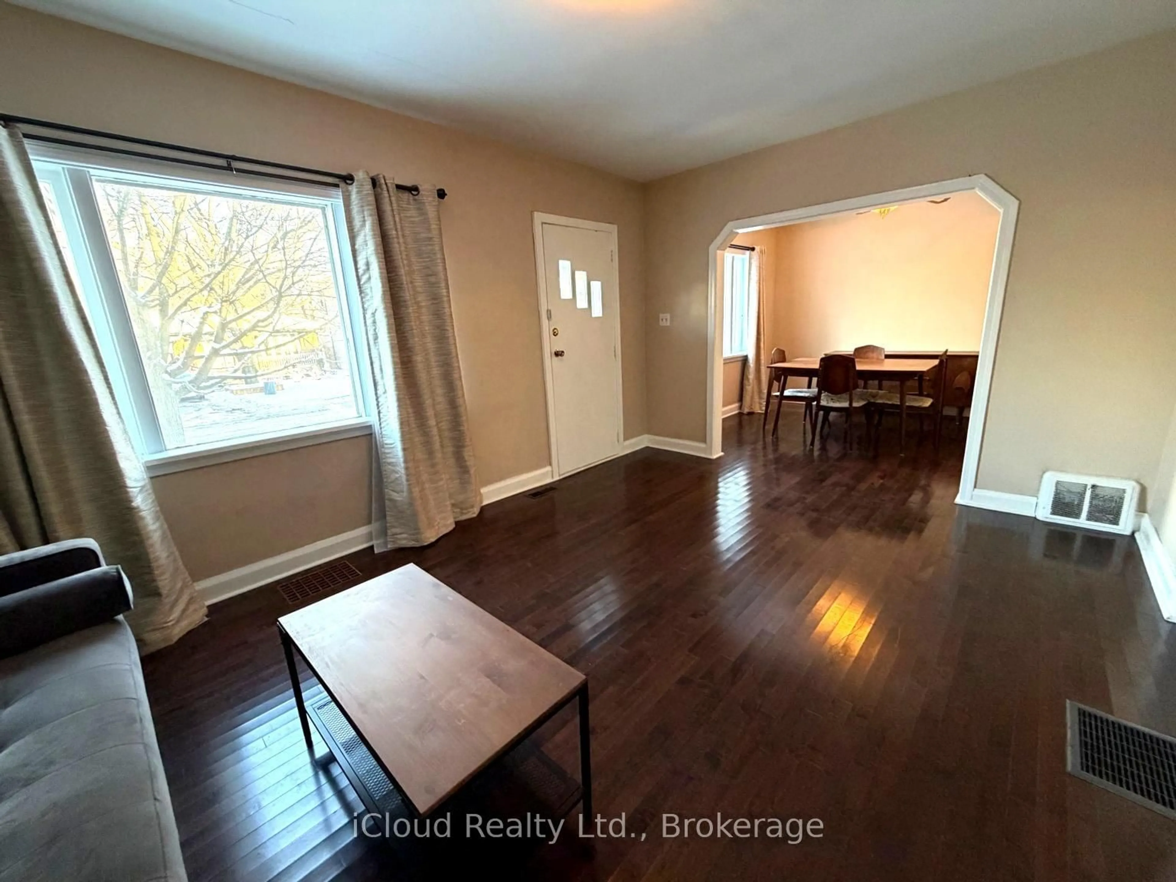A pic of a room for 36 Fairwood Cres, Toronto Ontario M1E 3T3