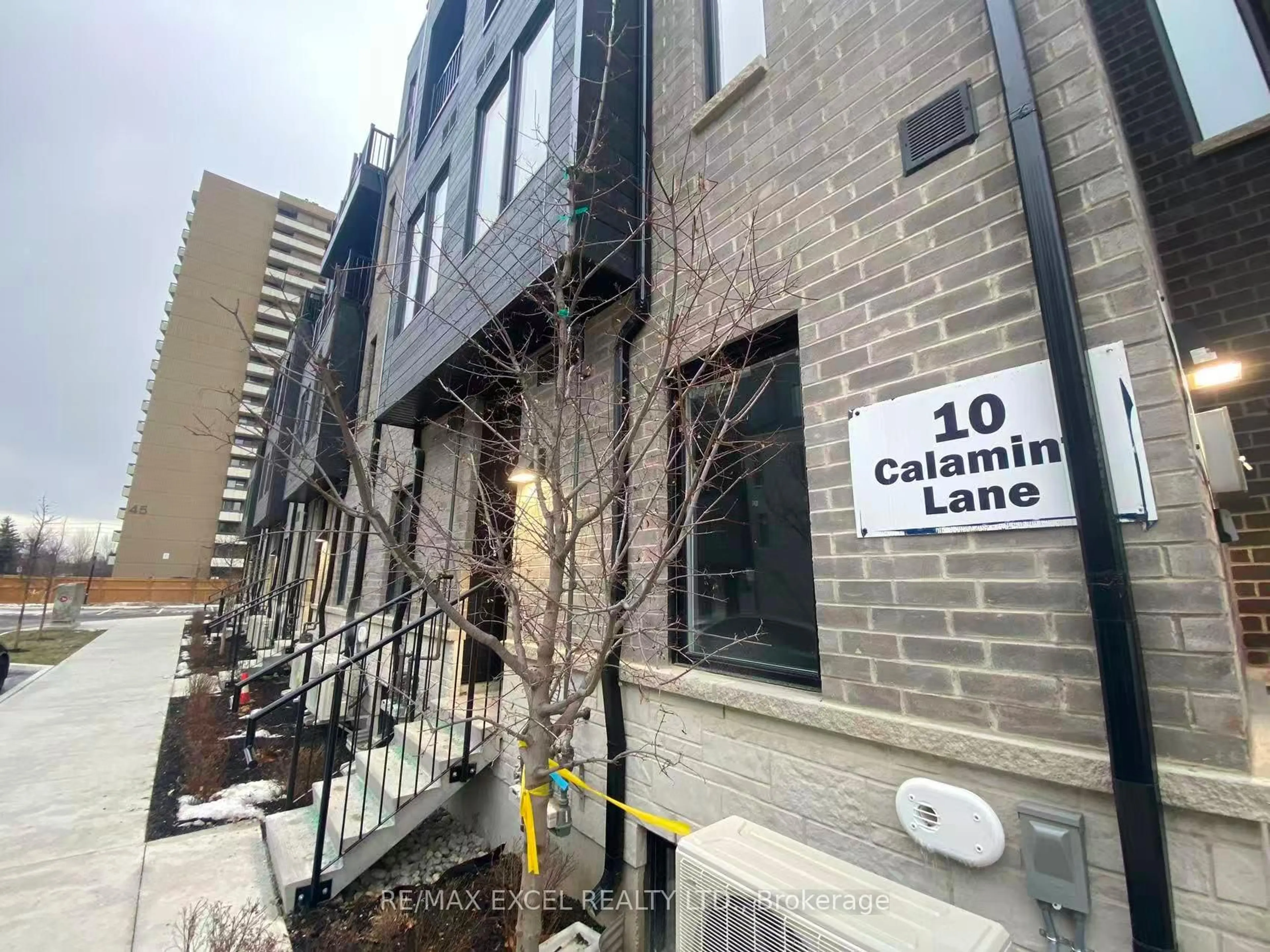 Unknown for 10 CALAMINT Lane #61, Toronto Ontario M1W 2H1