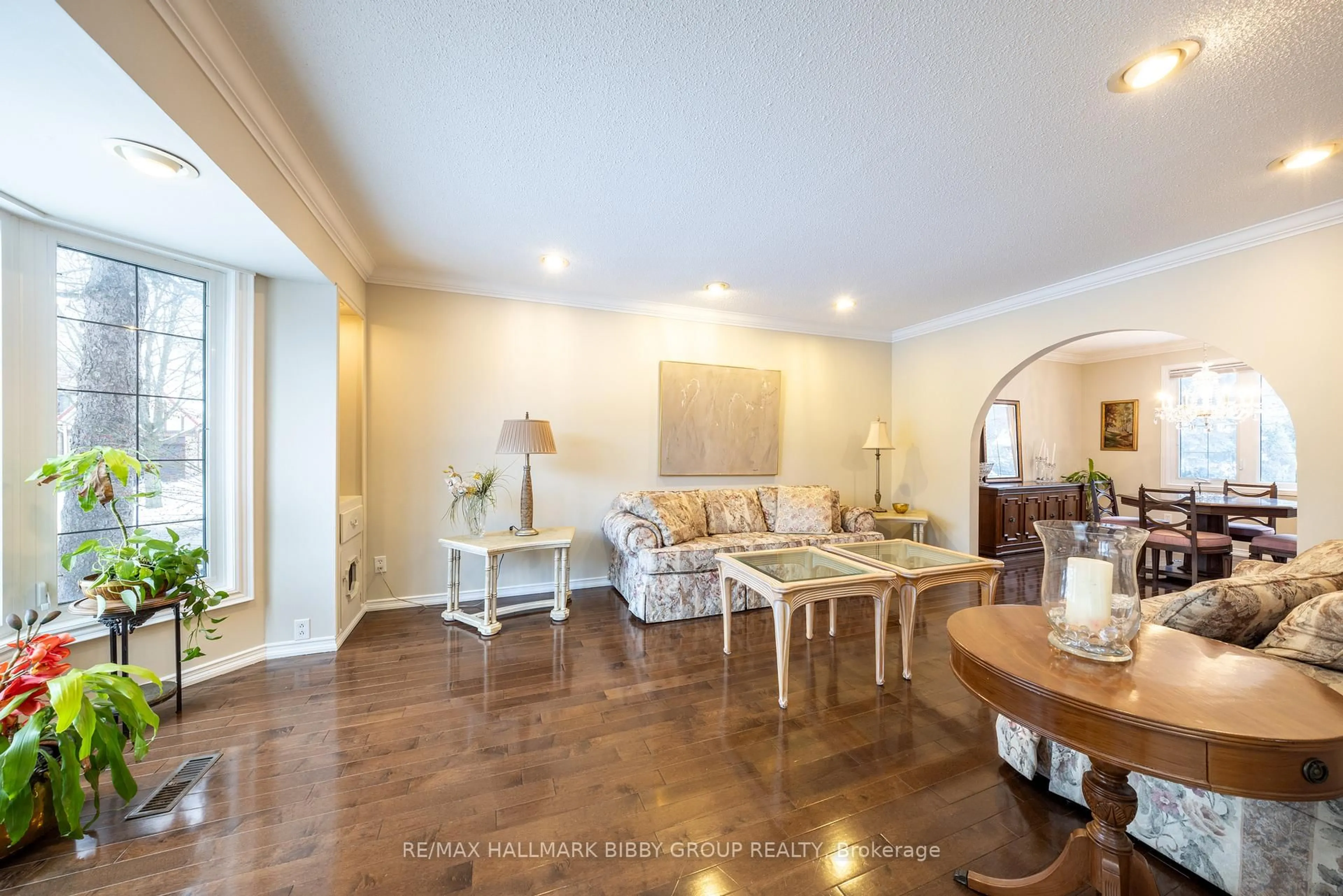 Unknown for 9 Karen Ann Cres, Toronto Ontario M1G 1M3