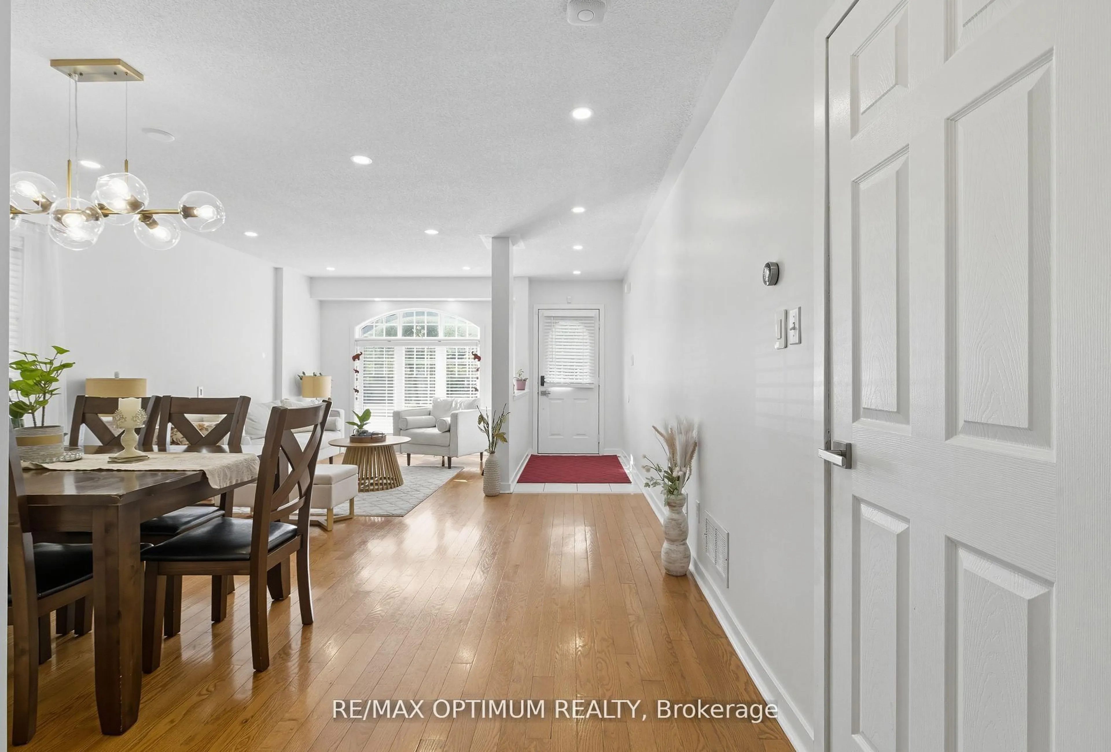 Indoor entryway for 12 Robert Attersley Dr, Whitby Ontario L1R 3E3