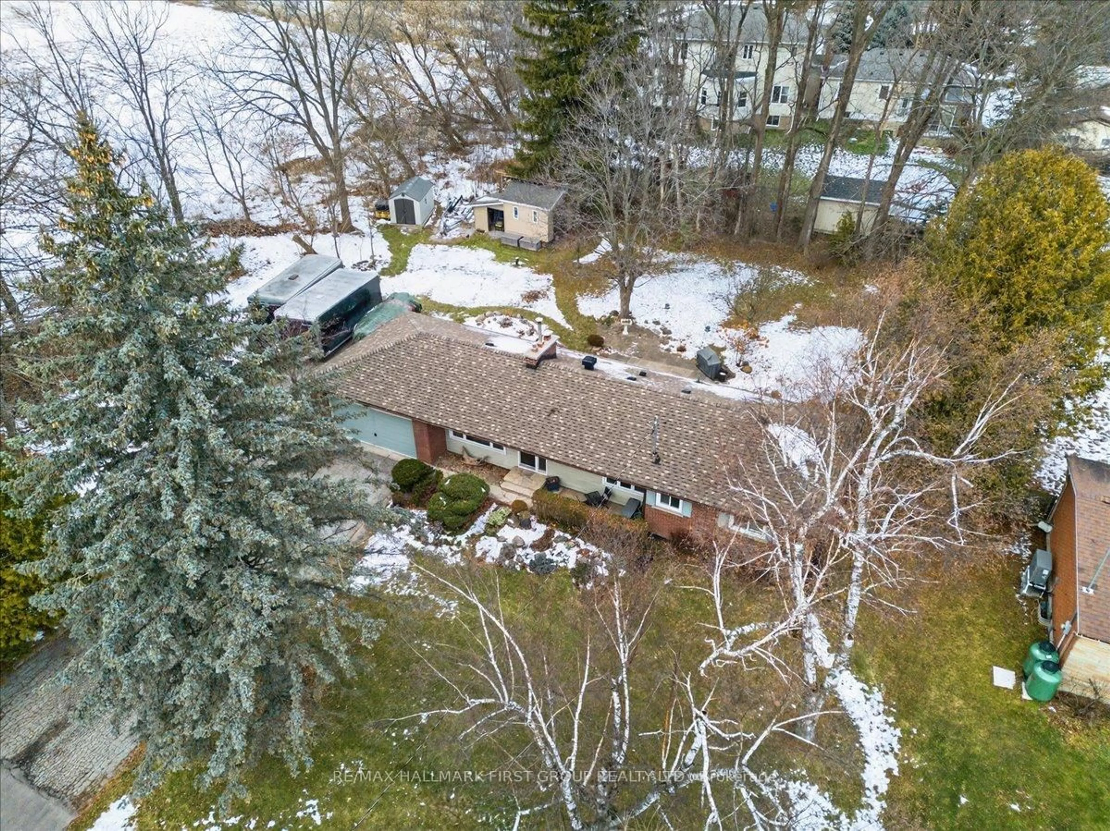 A pic from outside/outdoor area/front of a property/back of a property/a pic from drone, unknown for 794 Jomar Ave, Pickering Ontario L1V 2P9