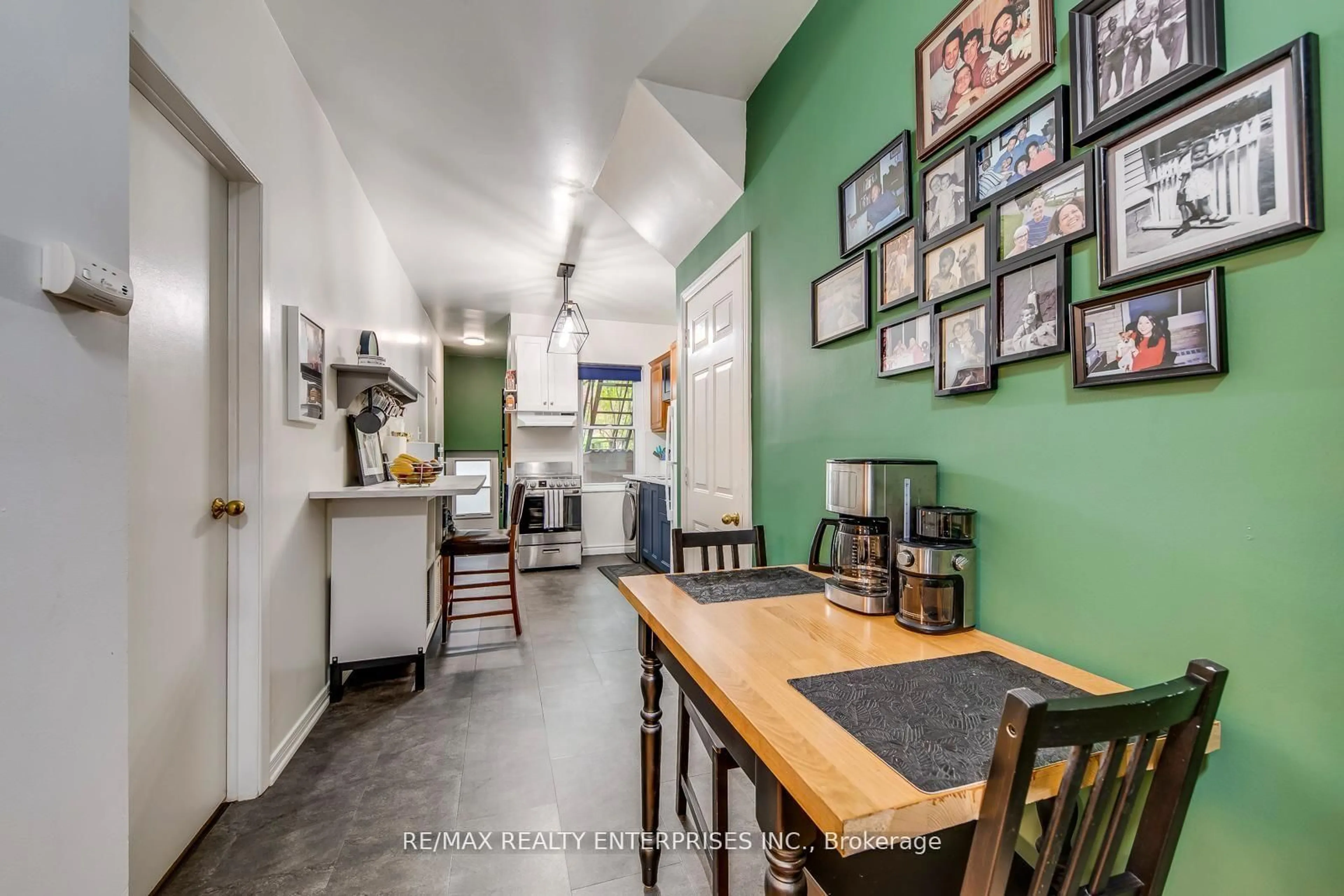 Unknown for 92 Dixon Ave, Toronto Ontario M4L 1N7