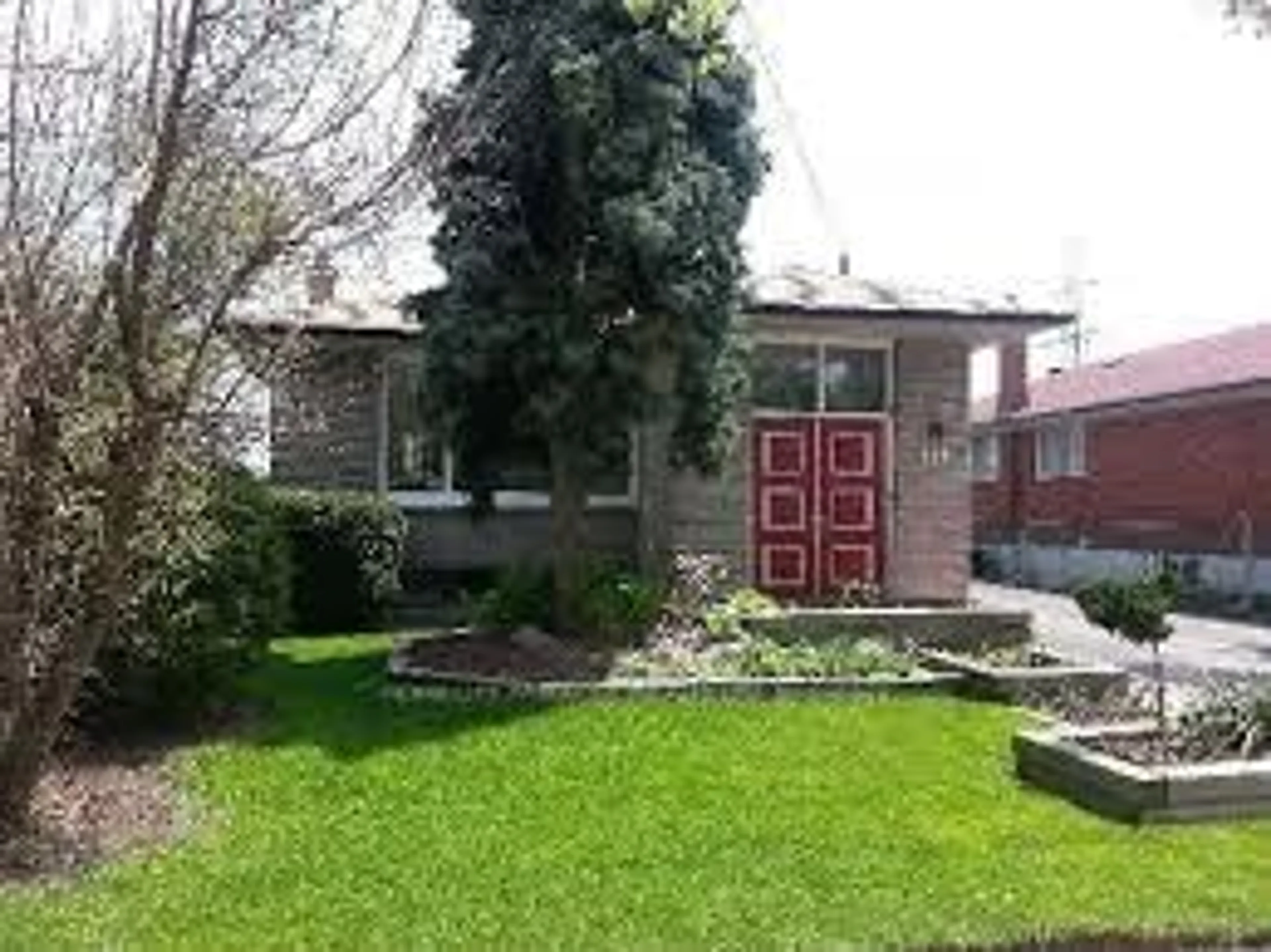 A pic from outside/outdoor area/front of a property/back of a property/a pic from drone, street for 39 Chancellor Dr, Toronto Ontario M1G 2W4