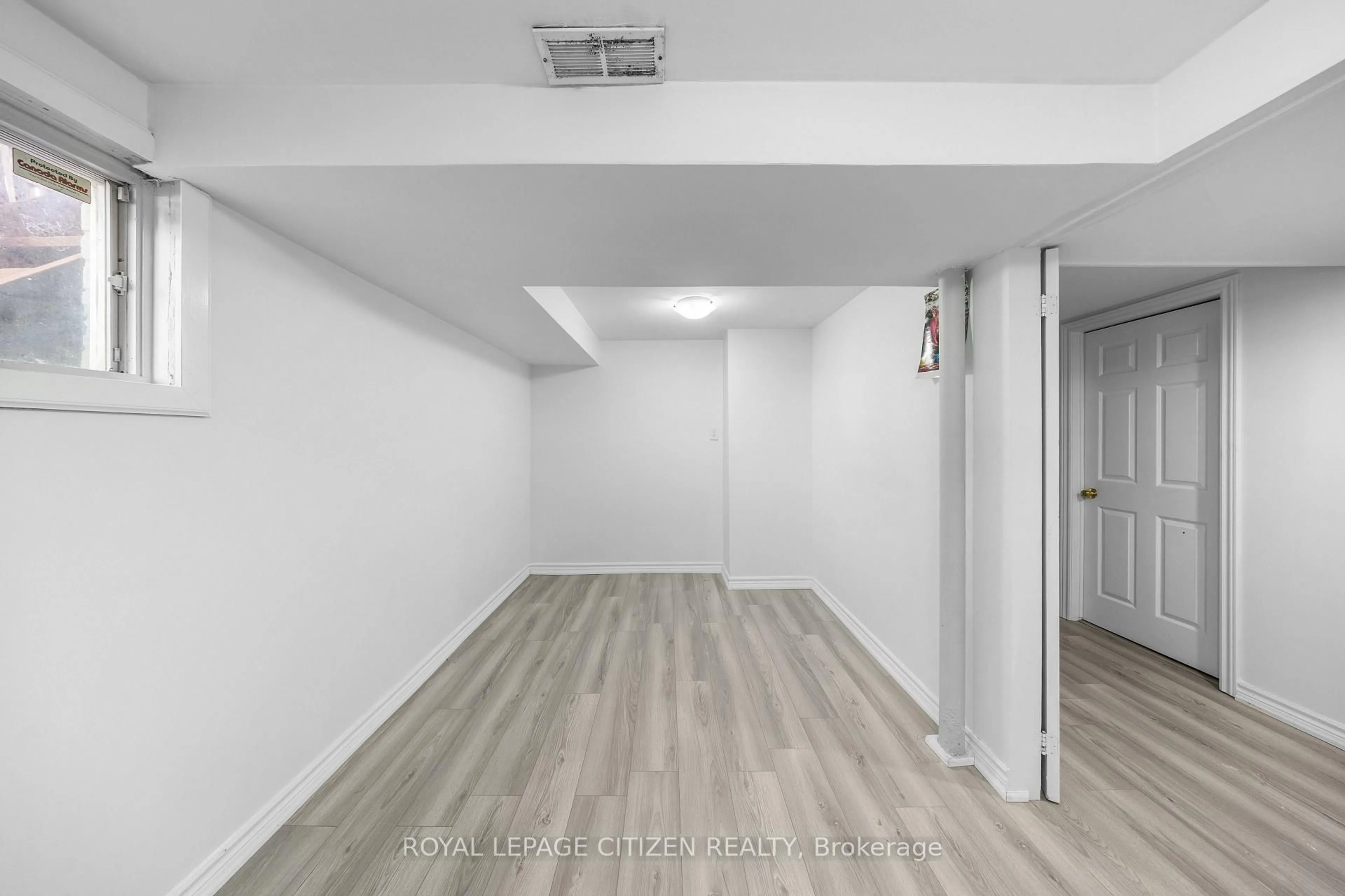 A pic of a room for 116 Ducatel Cres, Ajax Ontario L1T 3B1