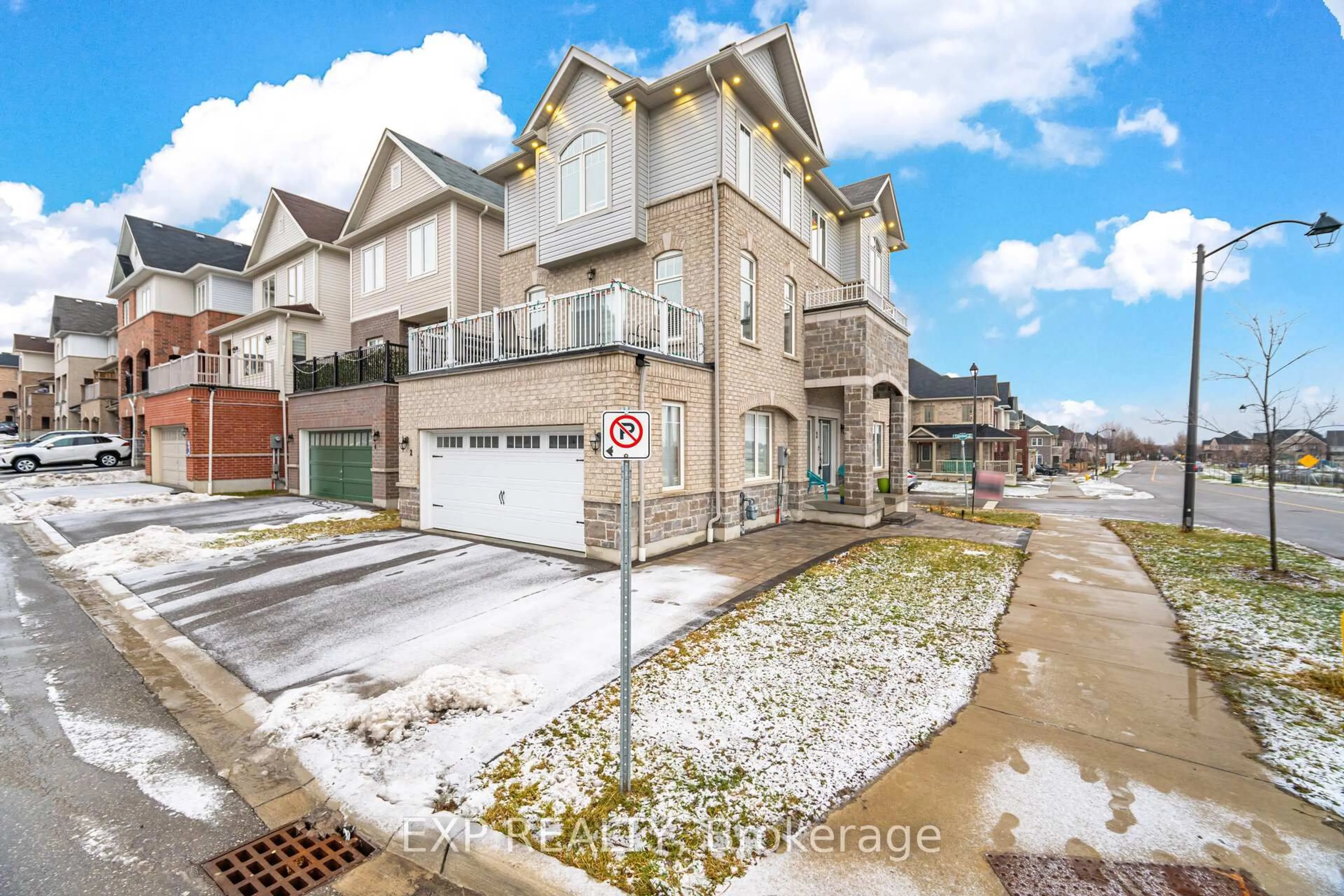 A pic from outside/outdoor area/front of a property/back of a property/a pic from drone, street for 2 Camilleri Rd, Ajax Ontario L1Z 0T2
