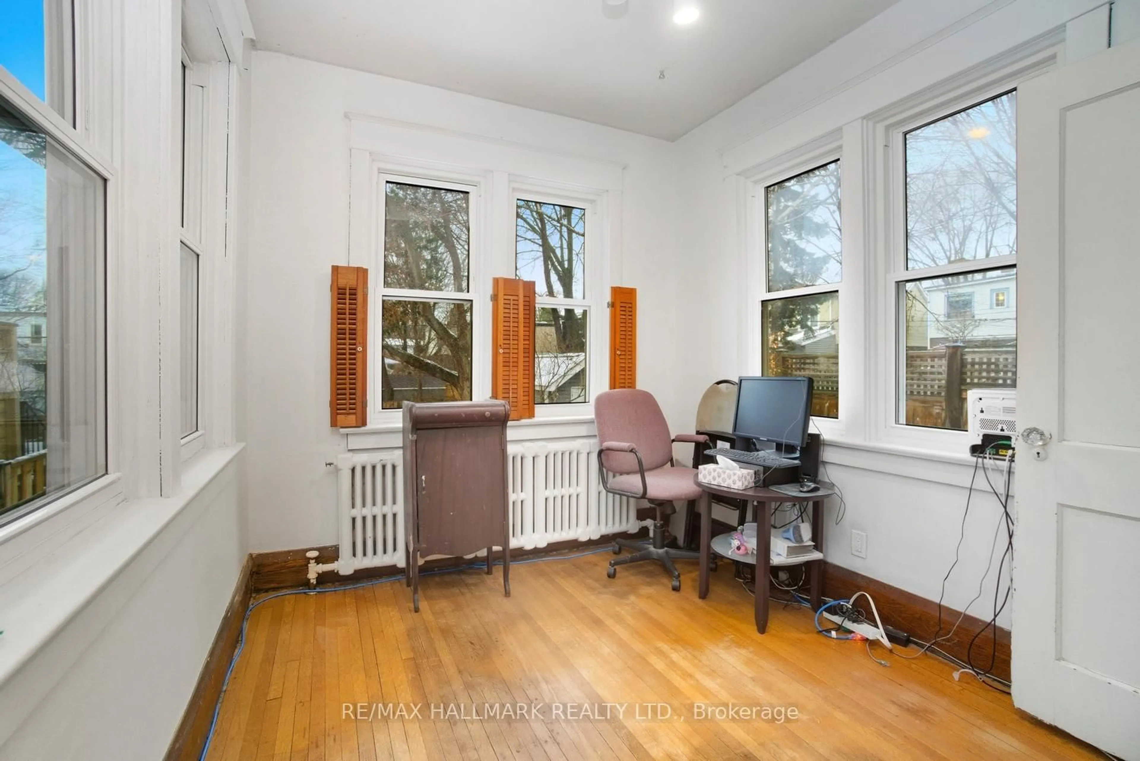 A pic of a room for 130 Elmer Ave, Toronto Ontario M4L 3R8